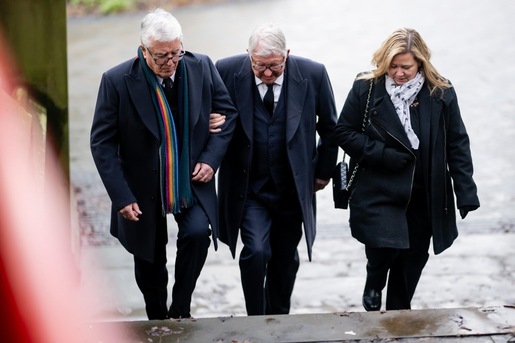 曼聯傳奇領隊費格遜來到嘉芙菲斯葬禮送別。(曼聯圖片)