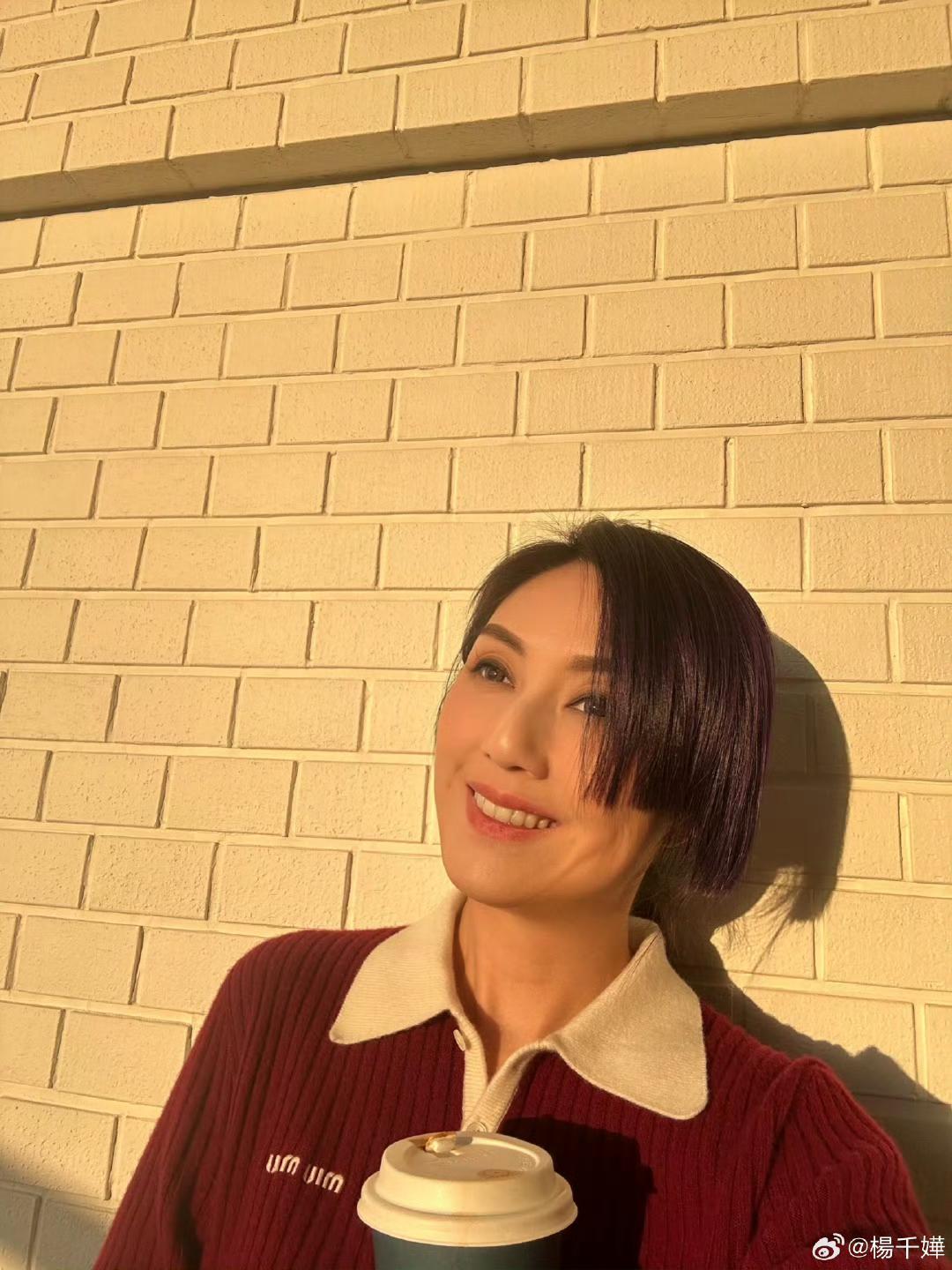 楊千嬅與家人享受新年假期。