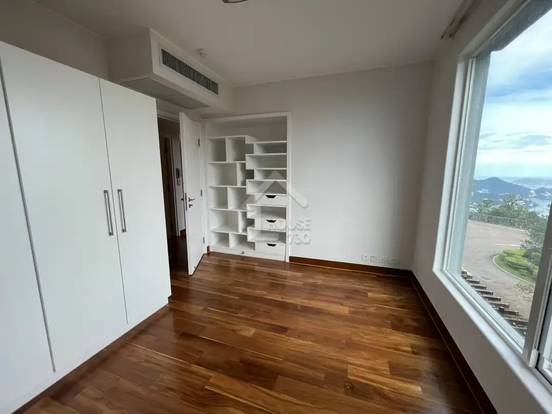 五索入住的山頂大宅應該只屬租住性質。(house730網站圖片)