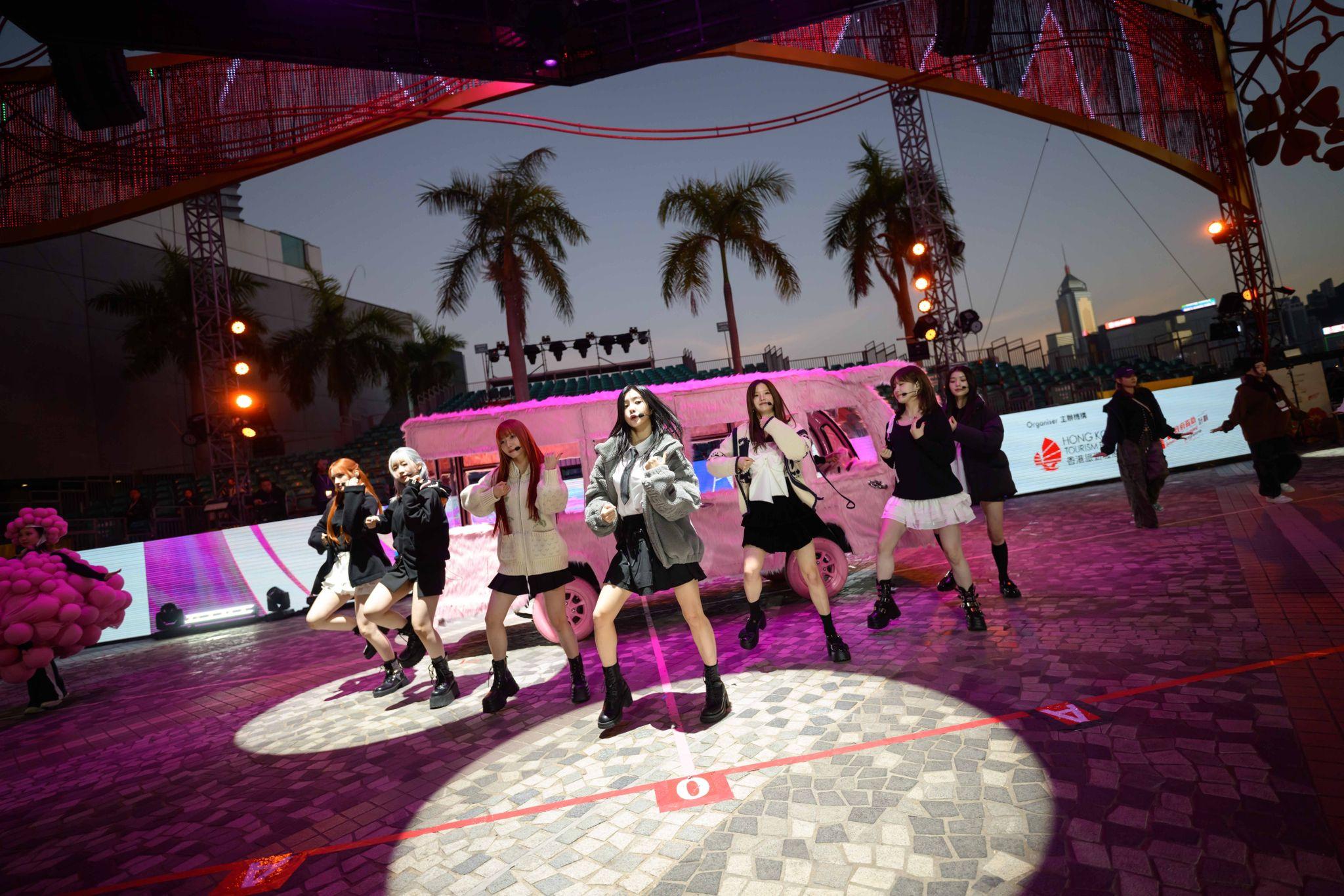 Kep1er今日為《國泰新春國際匯演之夜》落力綵排。