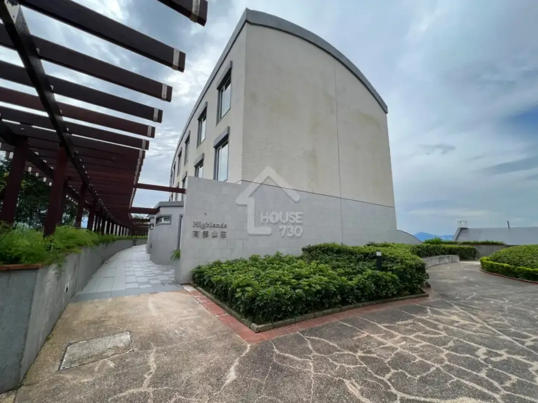五索入住的山頂大宅應該只屬租住性質。(house730網站圖片)