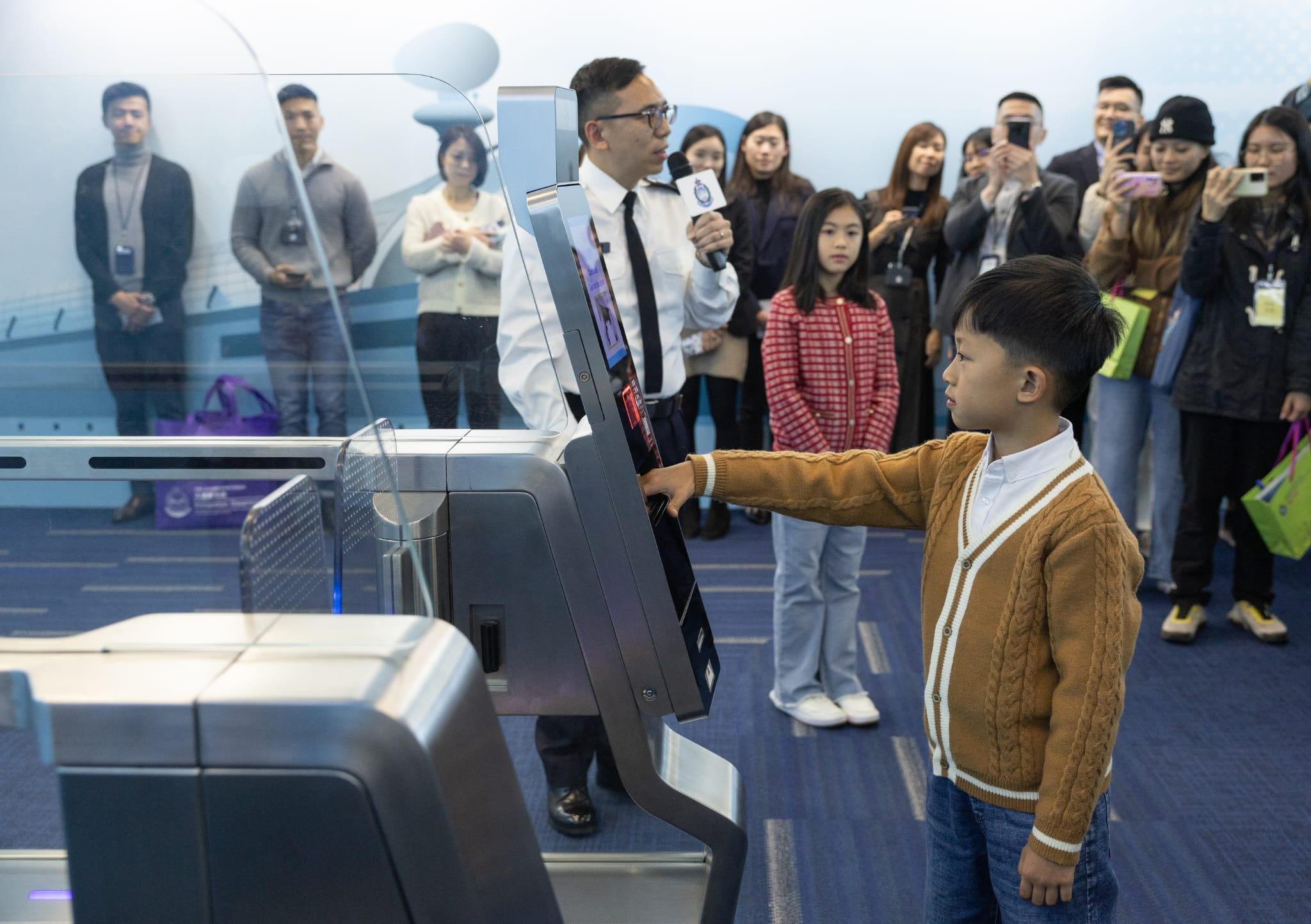 e-道服務將擴展至7歲兒童。(蘇文傑攝)