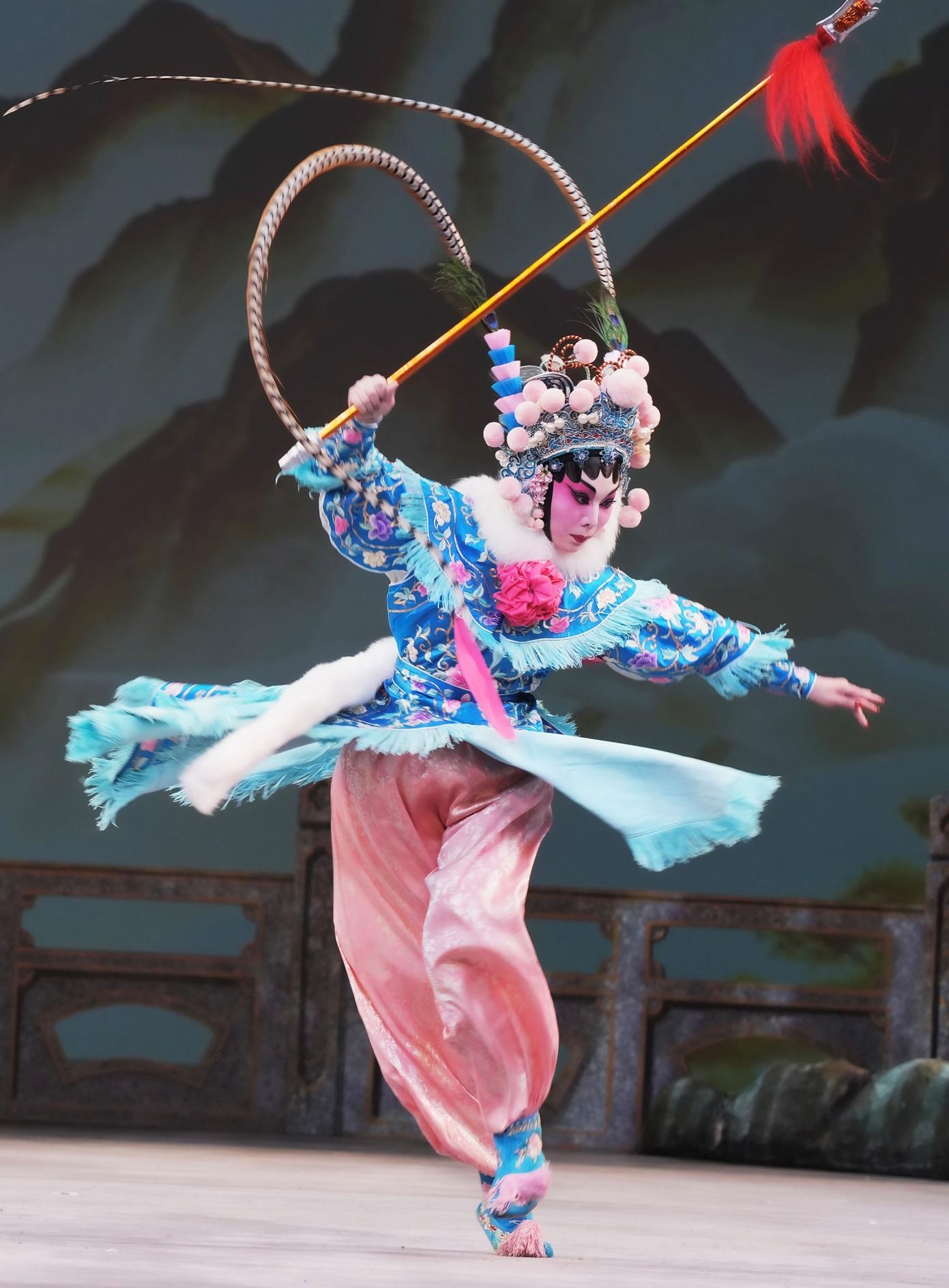 陳紀婷在《虎豹智擒一丈青》演扈三娘,連場對打觀眾讚勁。