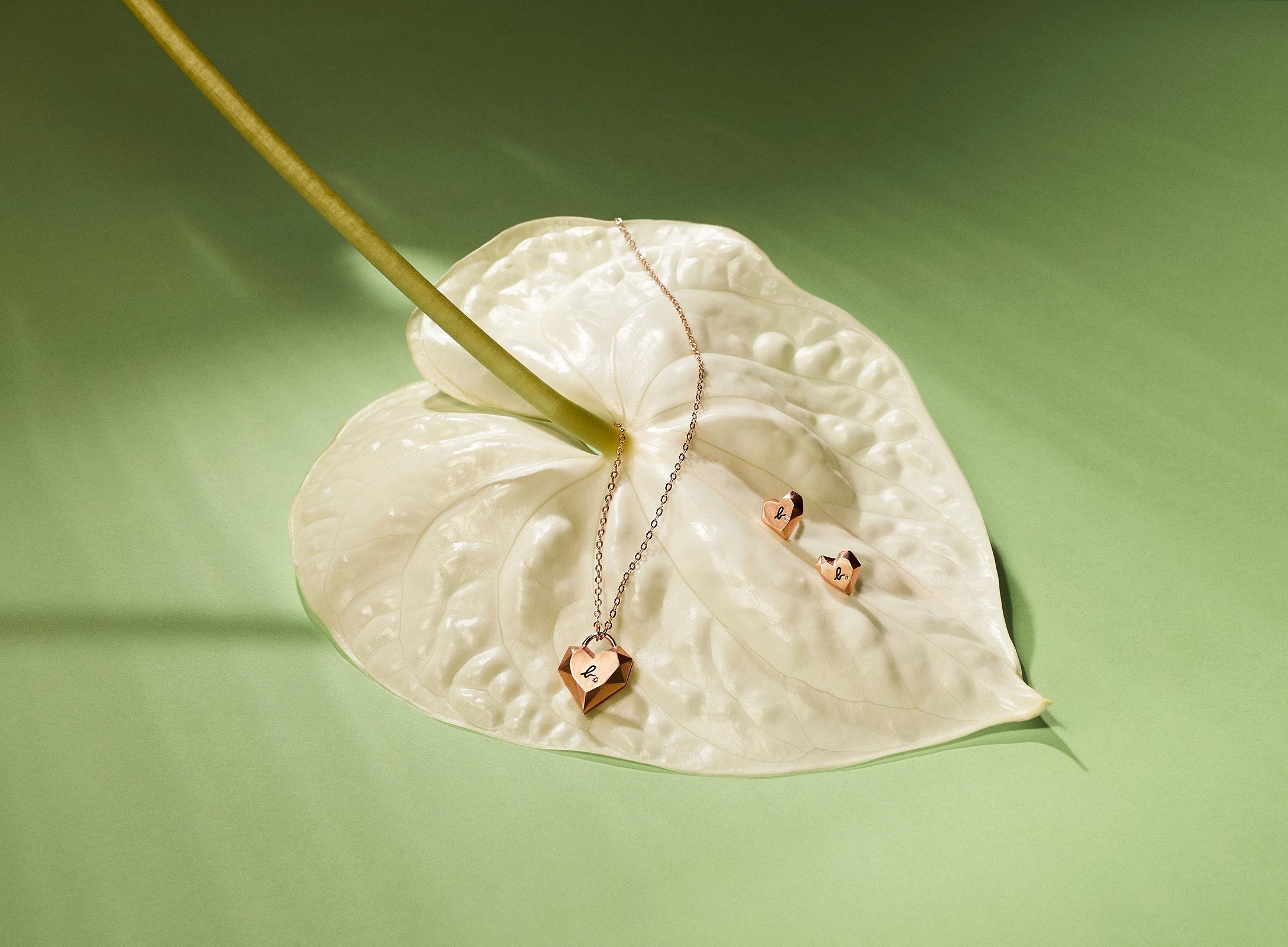 情人節禮物2025|agnès b. Bijoux Carving of Love 心形耳環$990