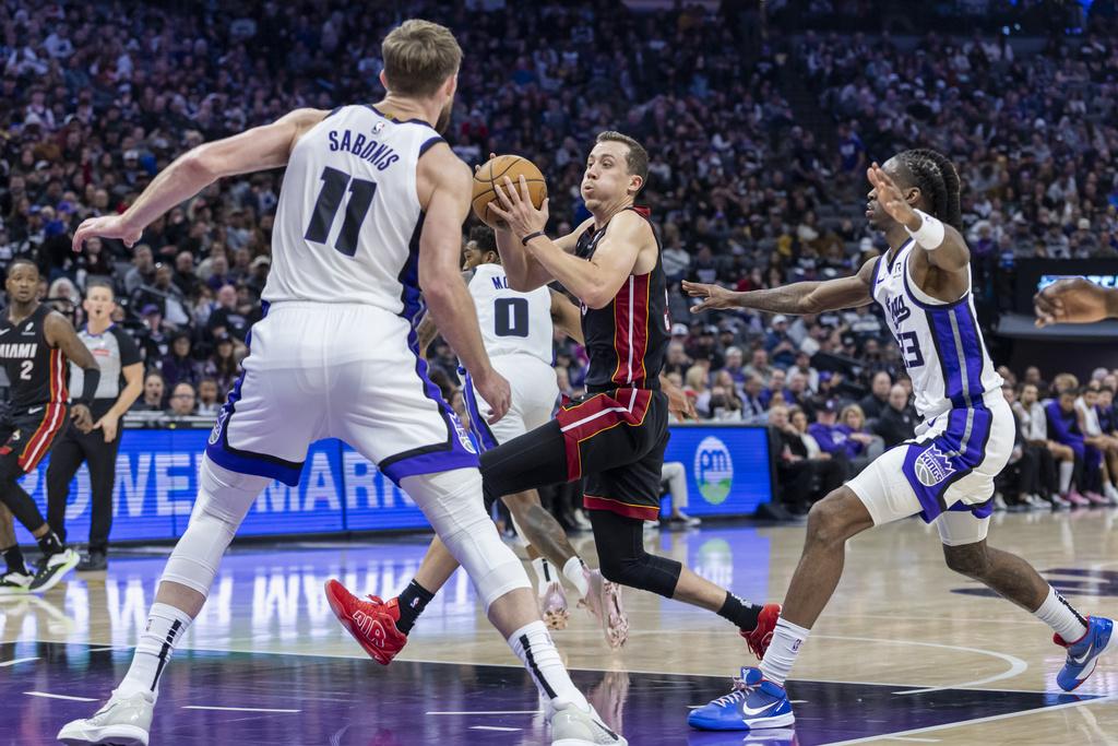 帝王雙加時以123:118擊敗熱火。(美聯社)