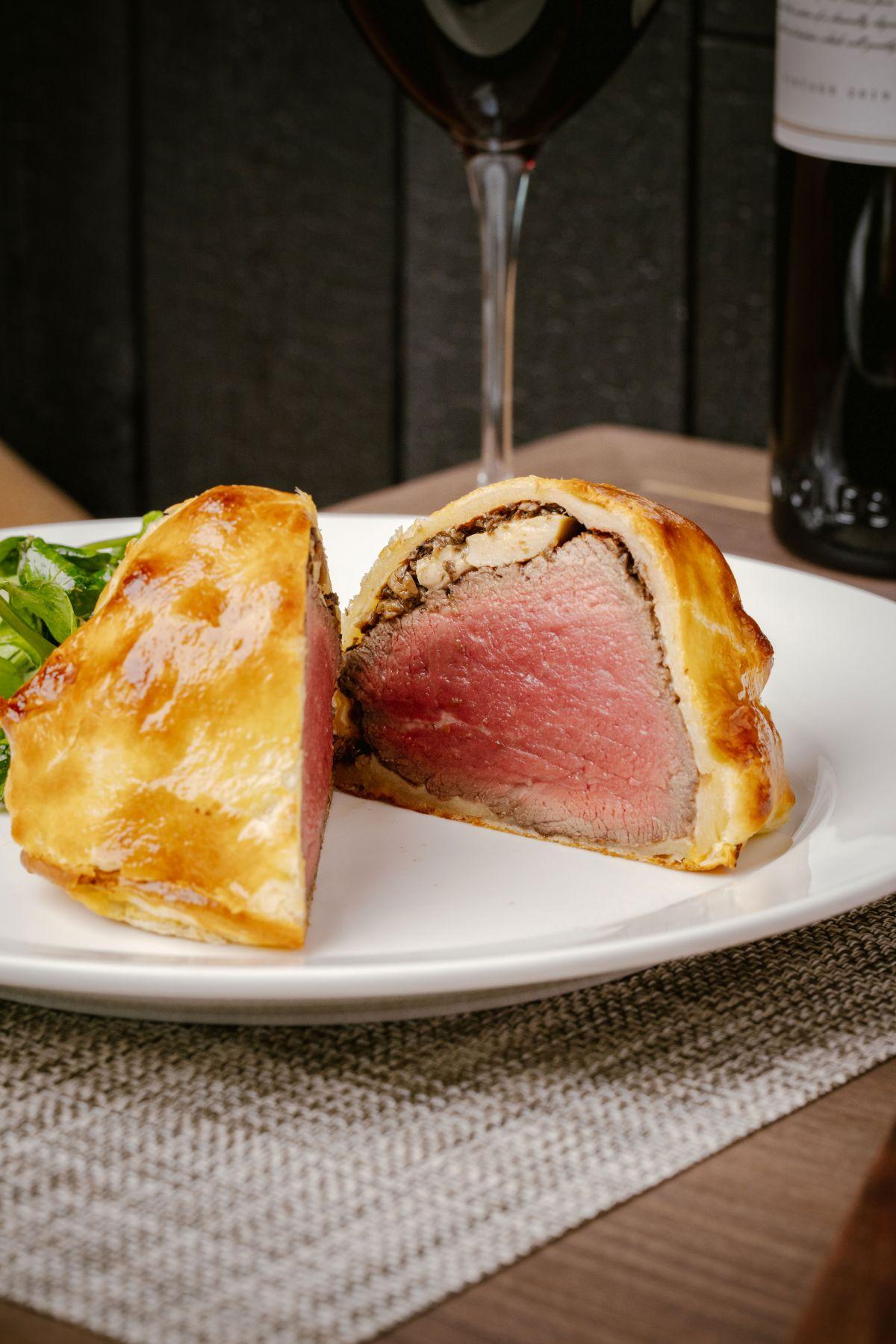 威靈頓牛柳(280克) $590