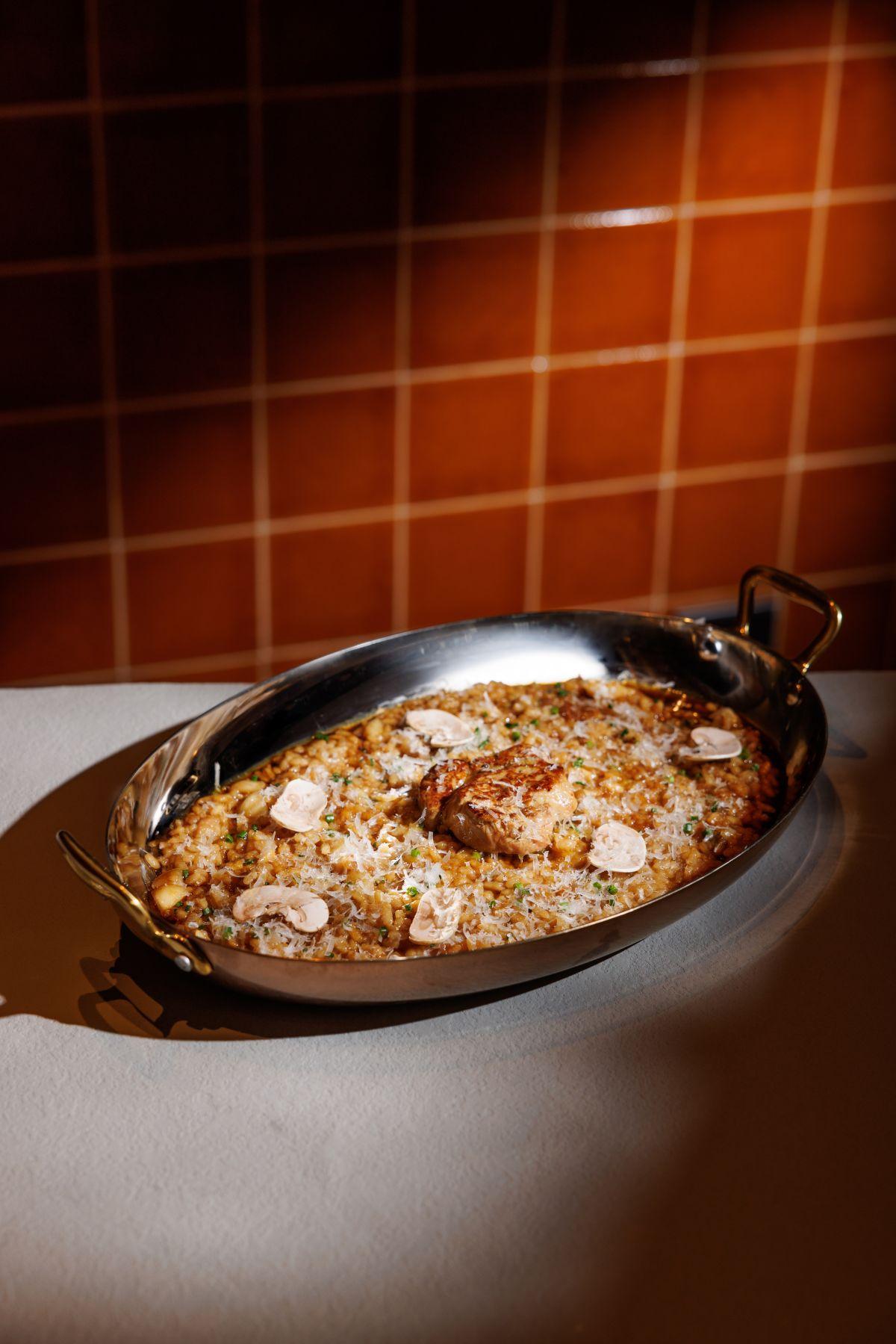 忌廉牛肝菌米飯$263 加入鵝肝醬、澳洲堅果和伊迪亞薩巴爾芝士。