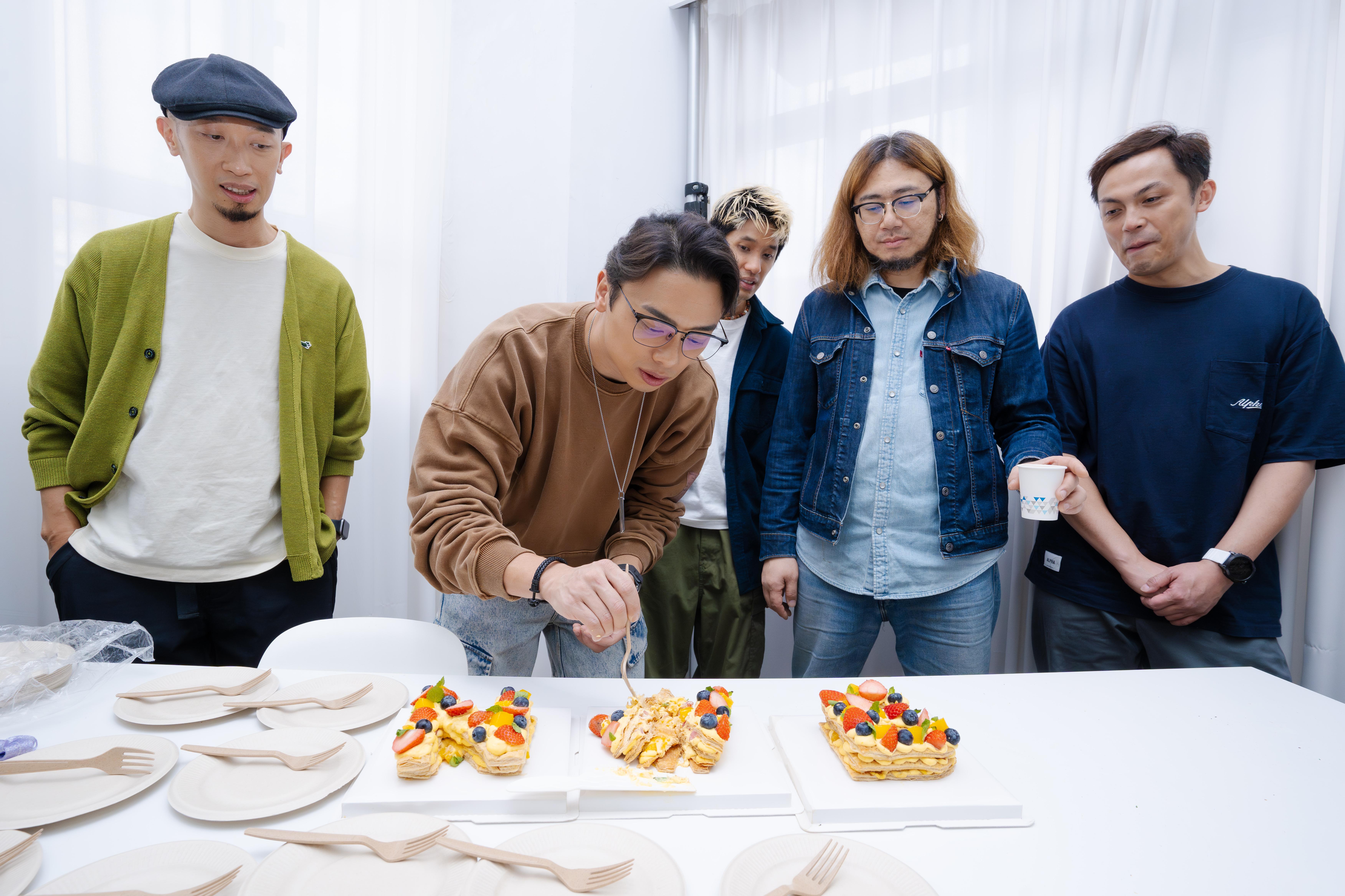 五人樂隊Nowhere Boys慶祝出道10年。