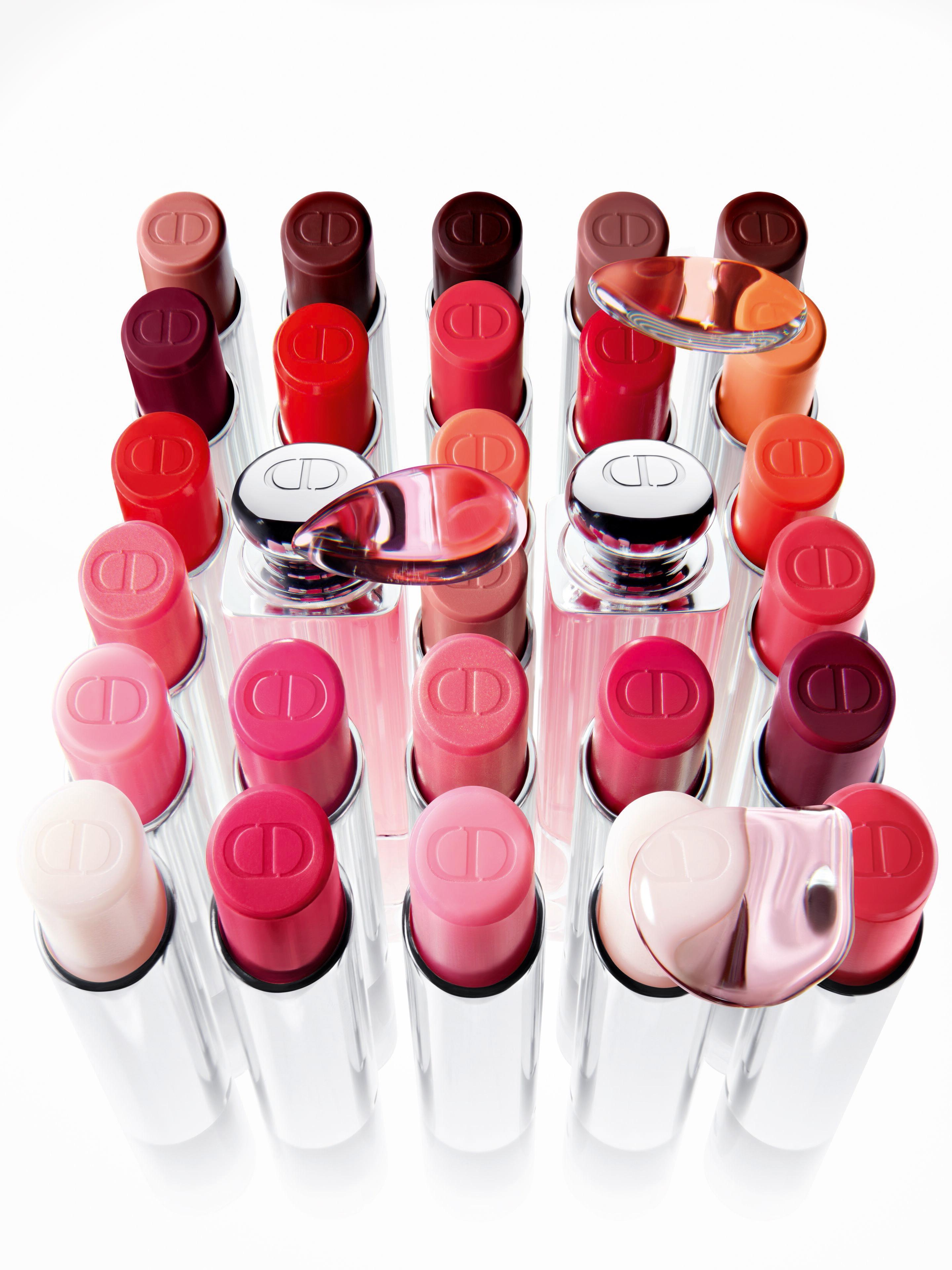 誘惑煥彩潤唇膏最近更新增多款暖色,令唇膏家族更為完整。