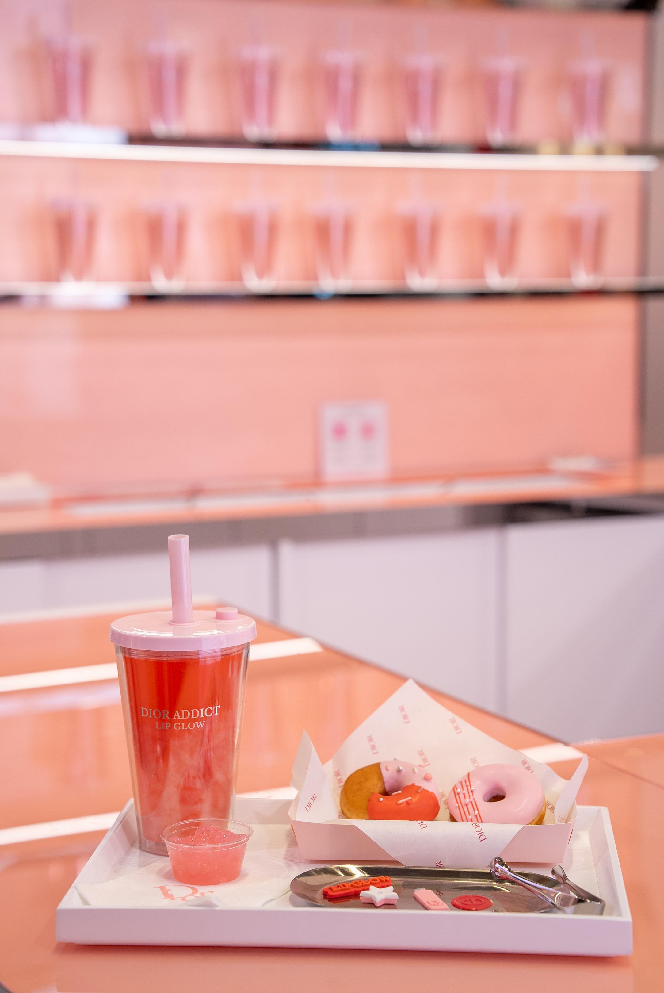 特製專屬色調特飲及甜甜圈