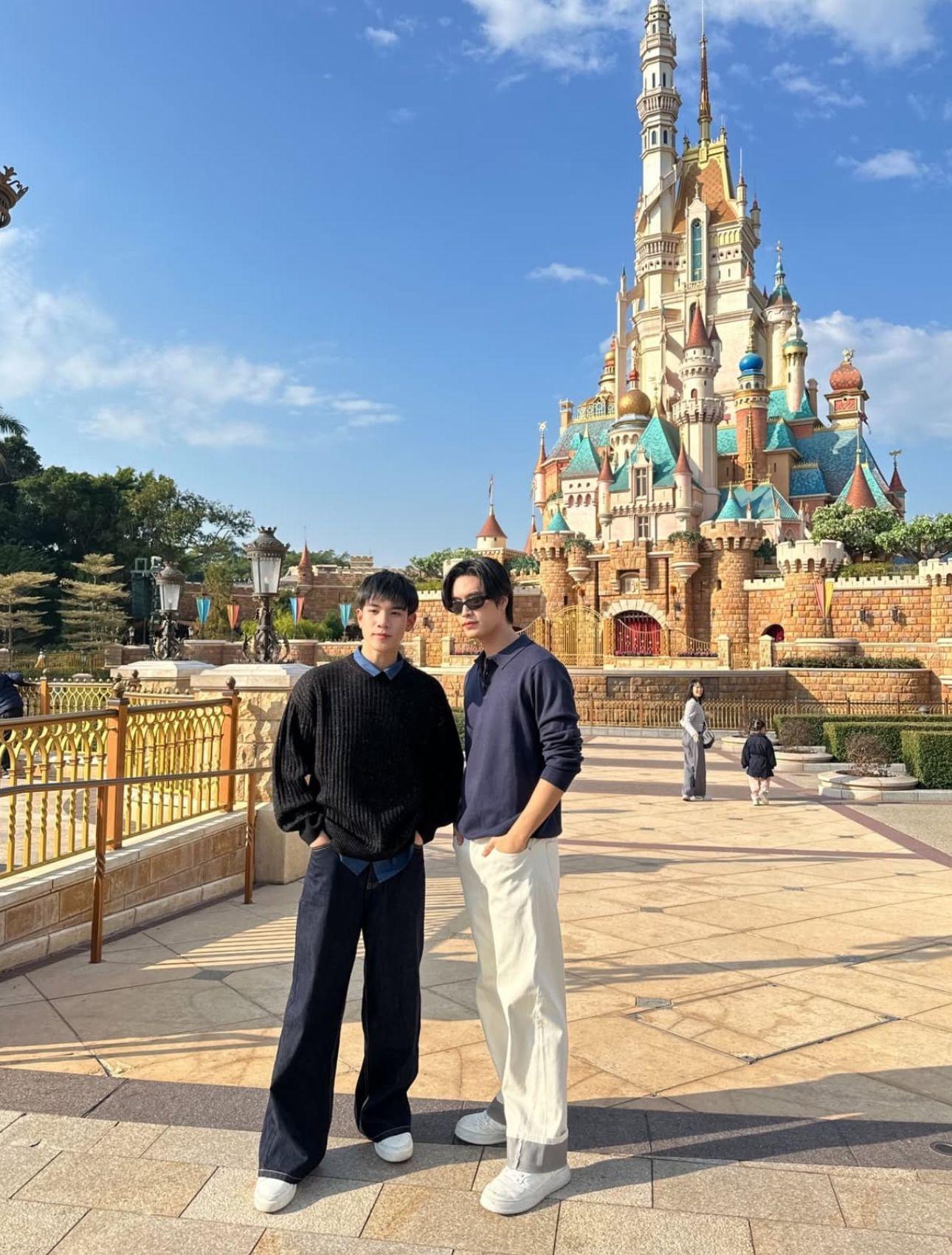 GeminiFourth趁大年初一殺入香港迪士尼樂園玩過夠本。