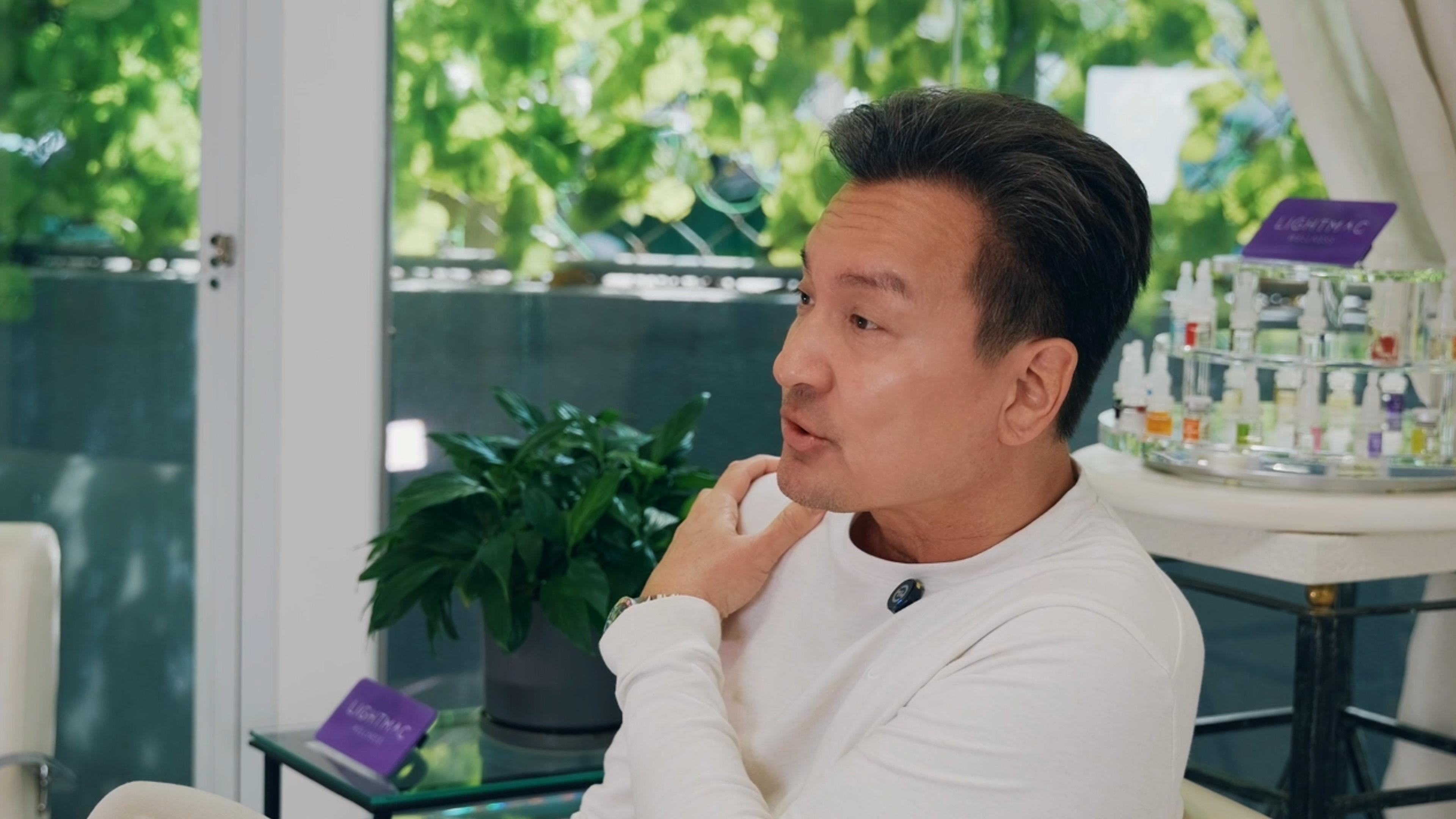 黃子雄回歸TVB,已拍攝《OPM》及《虛擬情人》兩套新劇。