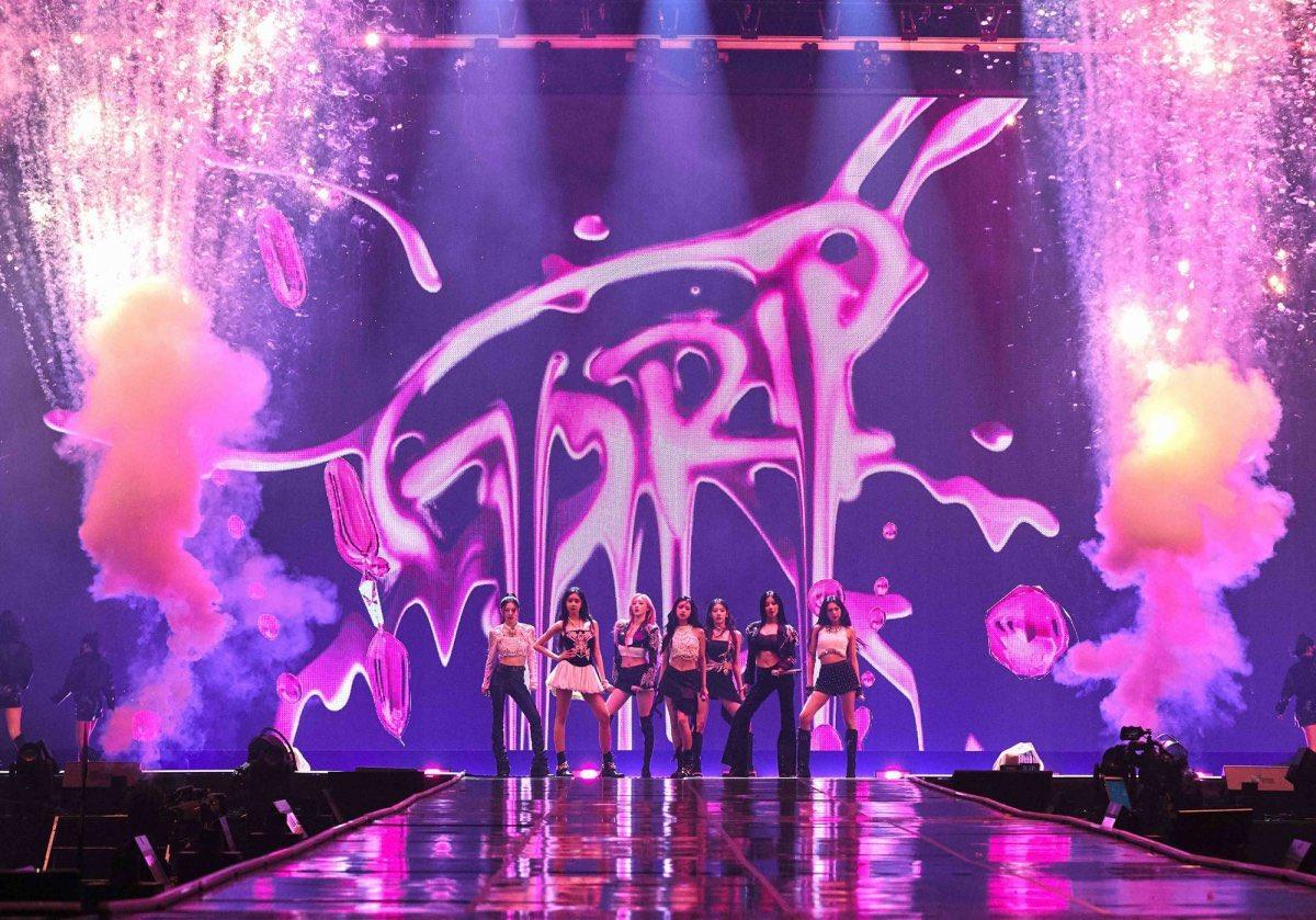 BABY MONSTER以《BATTER UP》作為開場曲。