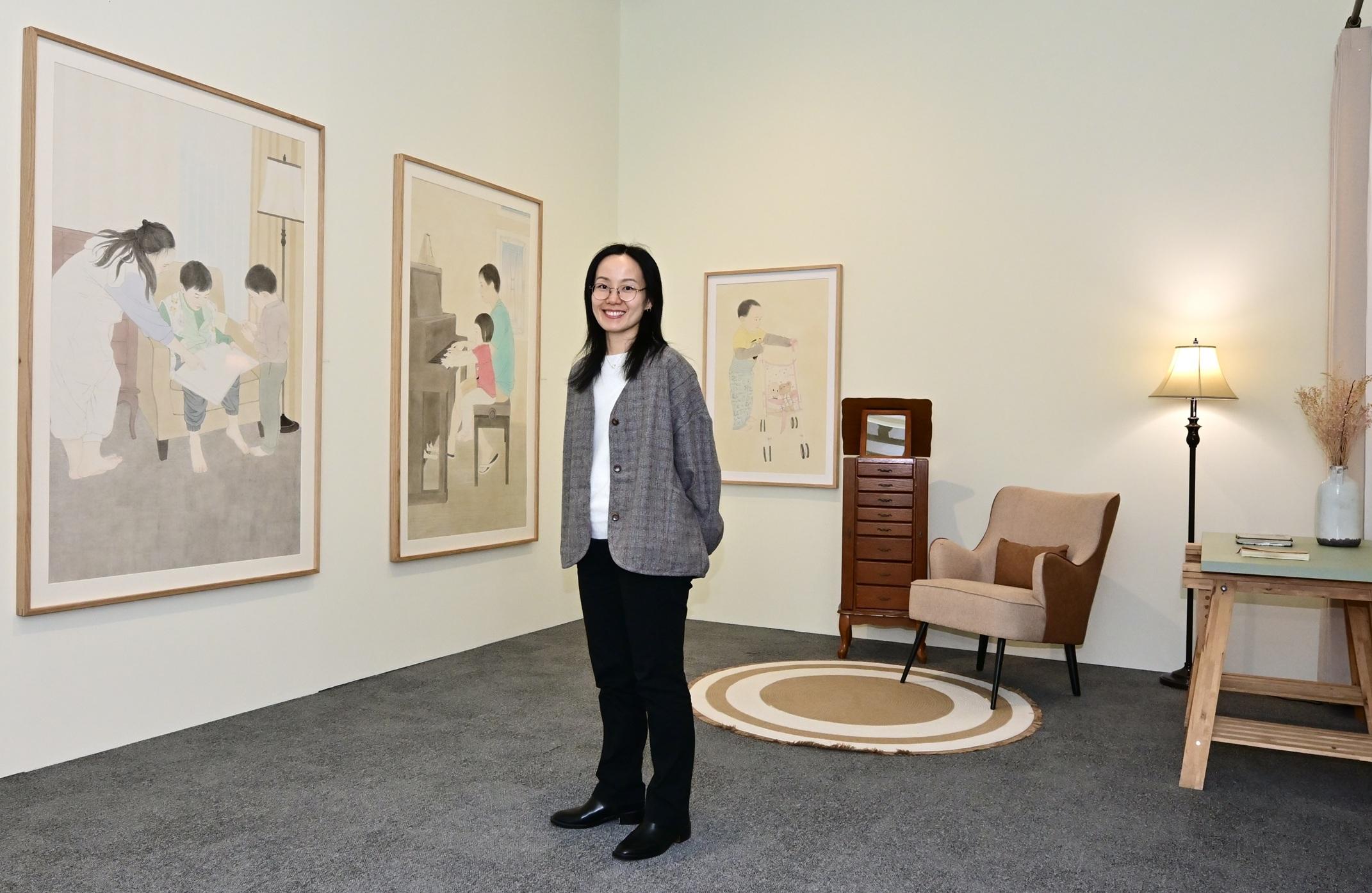 賴筠婷與她的作品《日常細語》。