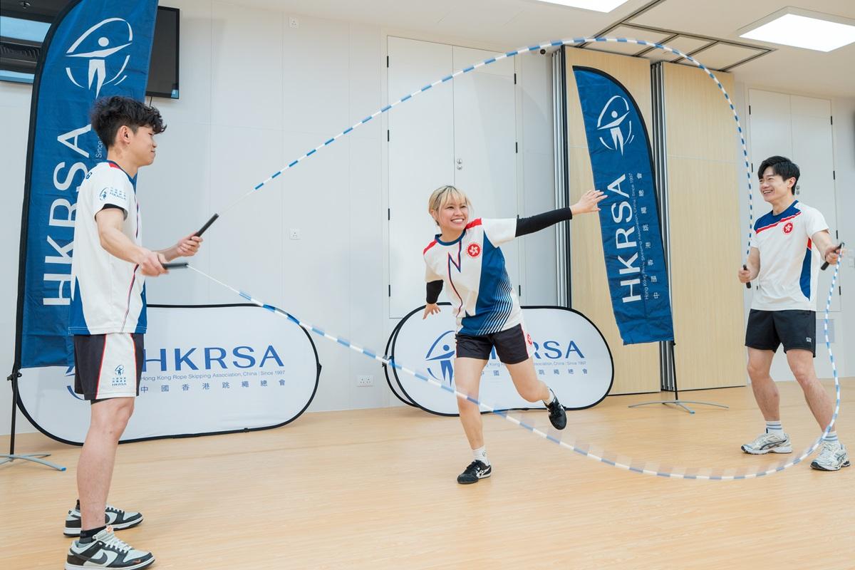 在賀歲匯演中,何卓錡將透過舞蹈交互繩展示跳繩與街舞 的完美結合。