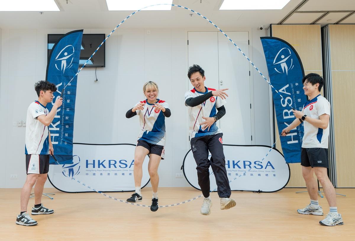 兩港隊代表「跳入」尖沙咀 帶動全城跳出活力 。(旅發局)