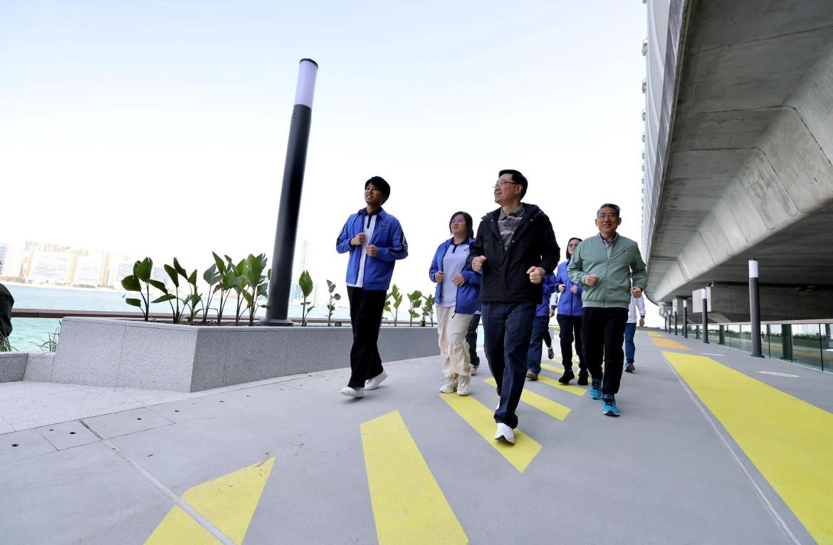 Ray Online|李家超北角視察 試食外傭家鄉小食