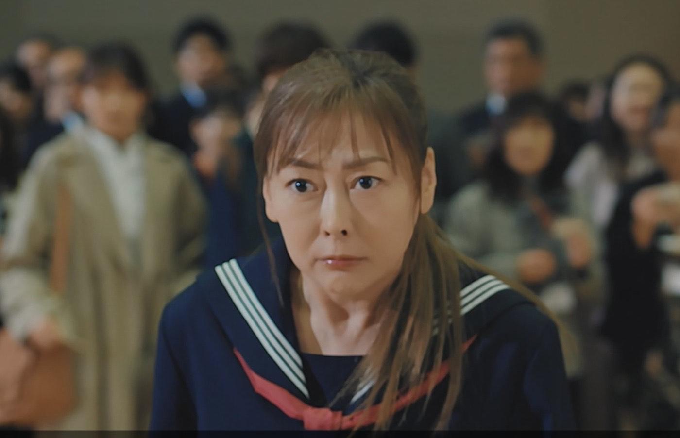 美穗還以水手服造型登場。