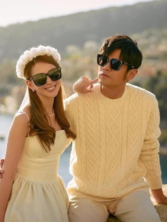 昆凌特別訂造了一個頭紗,繡上三名子女及愛犬的名字,相當有心思。