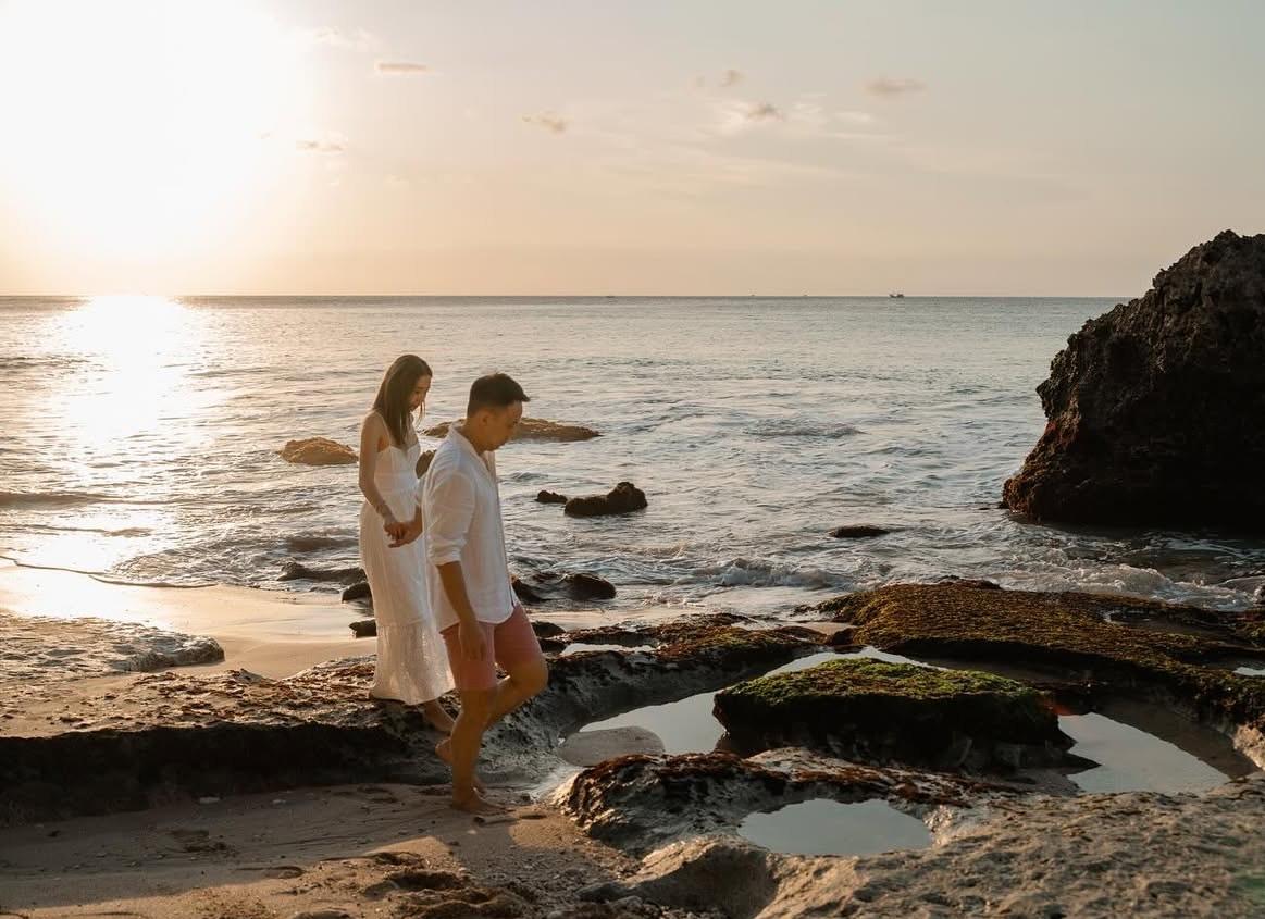 洪立熙是Kary的初戀情人,二人曾經歷三離三合,最終亦結為夫婦。