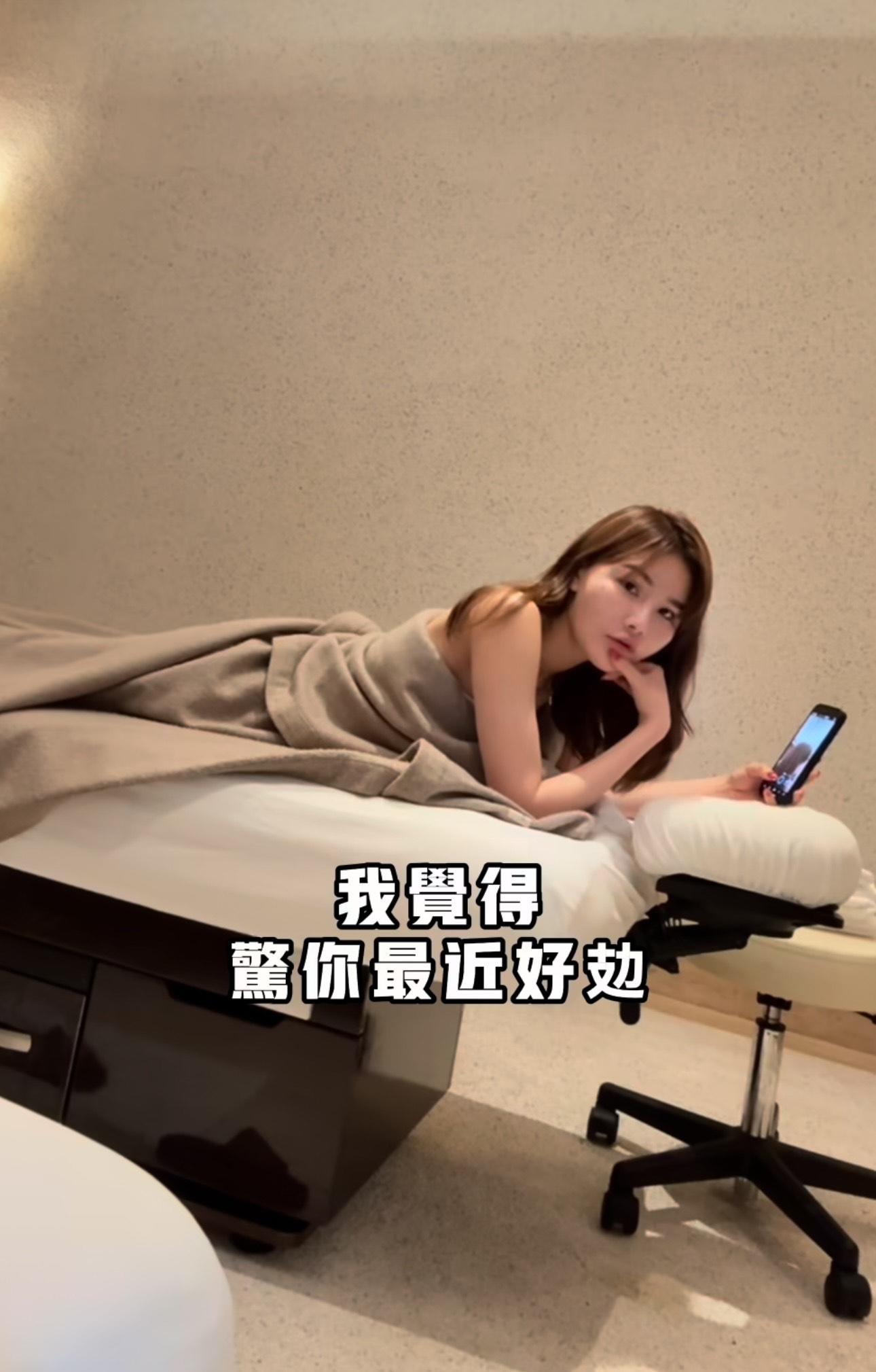 五索自爆出街勁多人認得,簽名簽到手軟 。