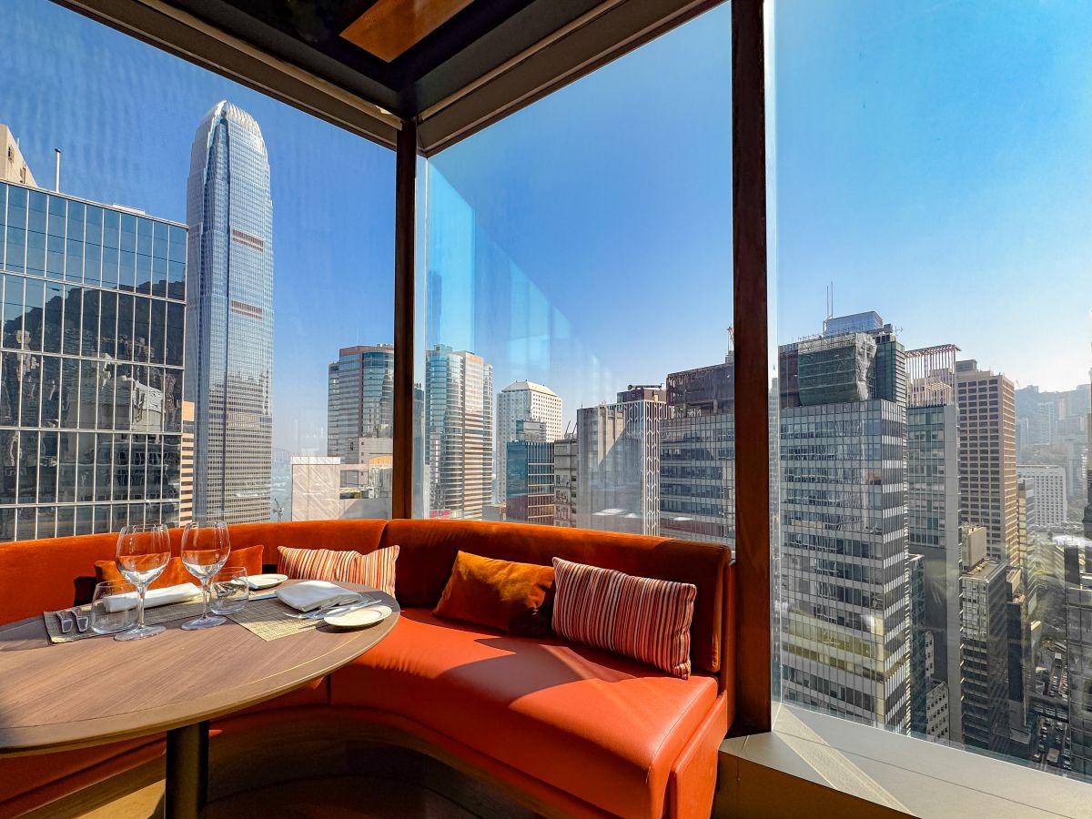 扒房氣氛頗有「港版曼克頓」的感覺。