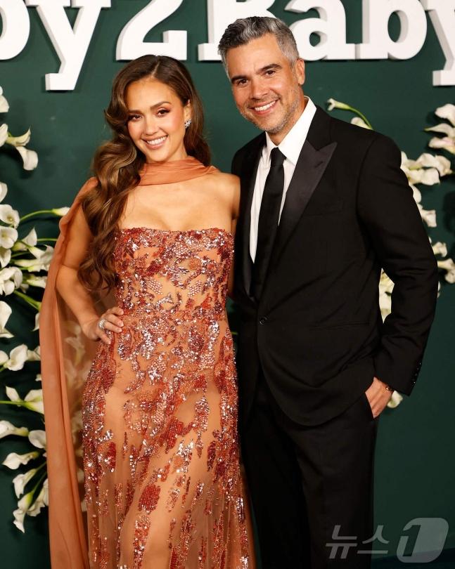 Jessica Alba早前出席《金球獎》前的派對時,沒有戴上婚戒,已經引發離婚傳聞。