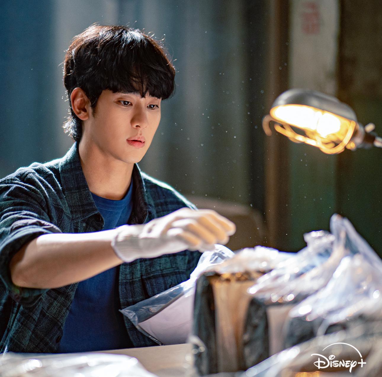 金秀賢早前來港拍攝Disney+新劇《山寨人生》。