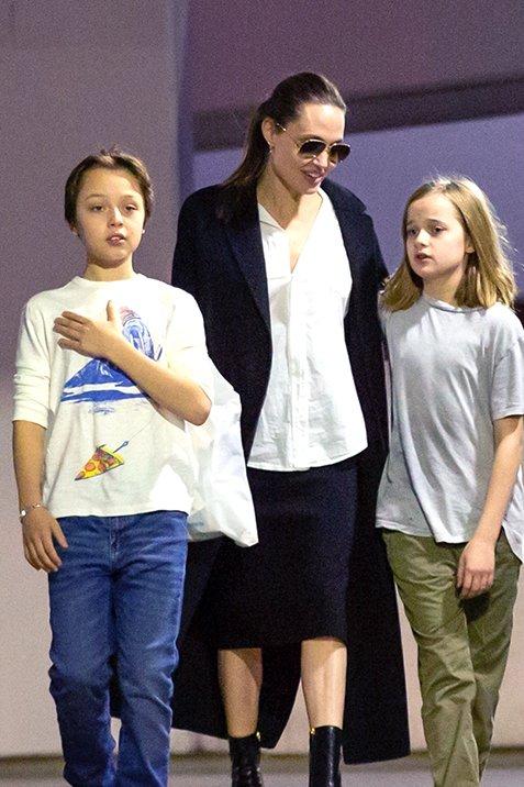 Knox與雙胞胎妹妹Vivienne Jolie-Pitt。