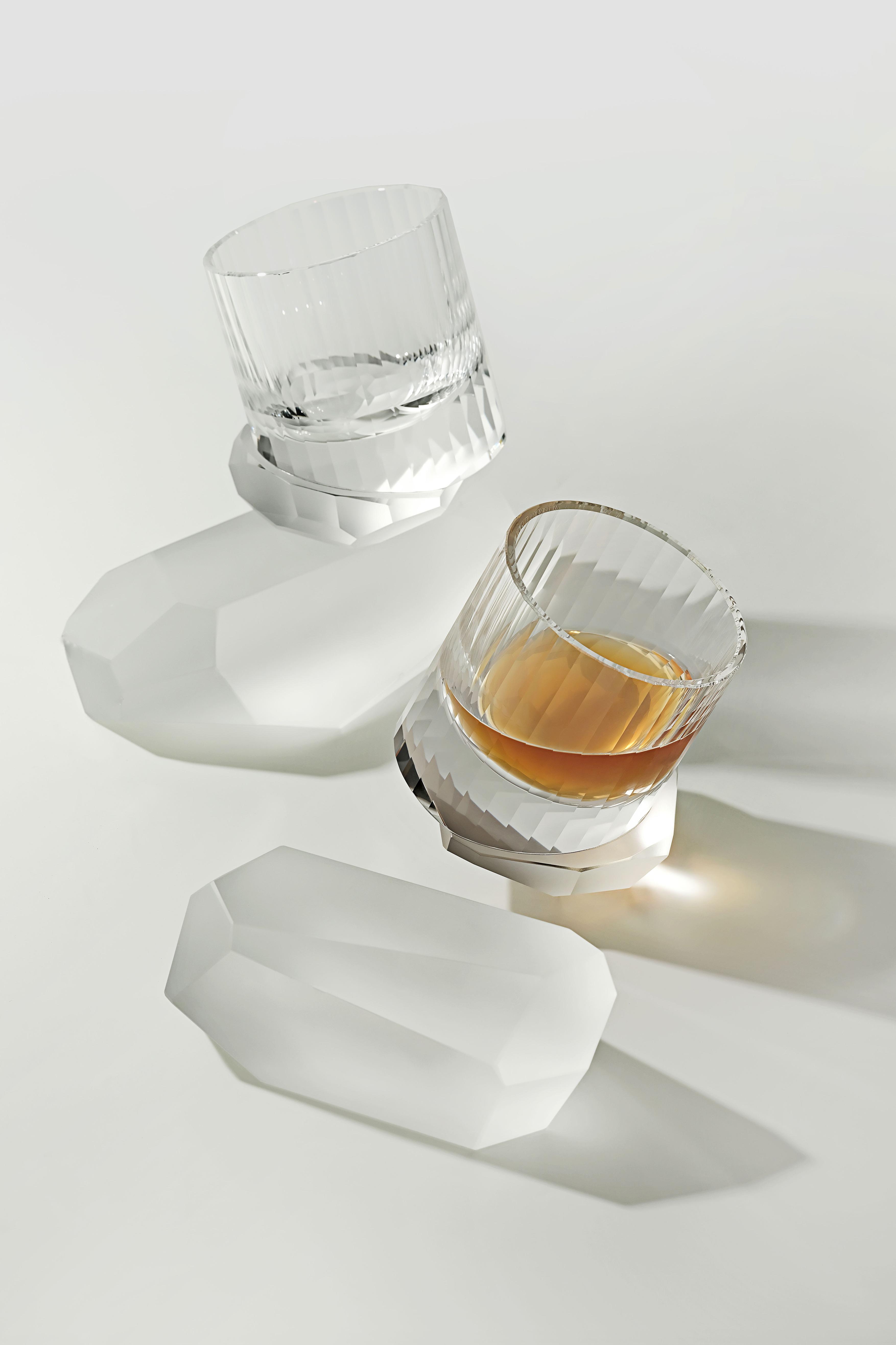 12個獨立品牌將產品包裝在時尚木盒中,以神秘禮盒的形式現場發售。