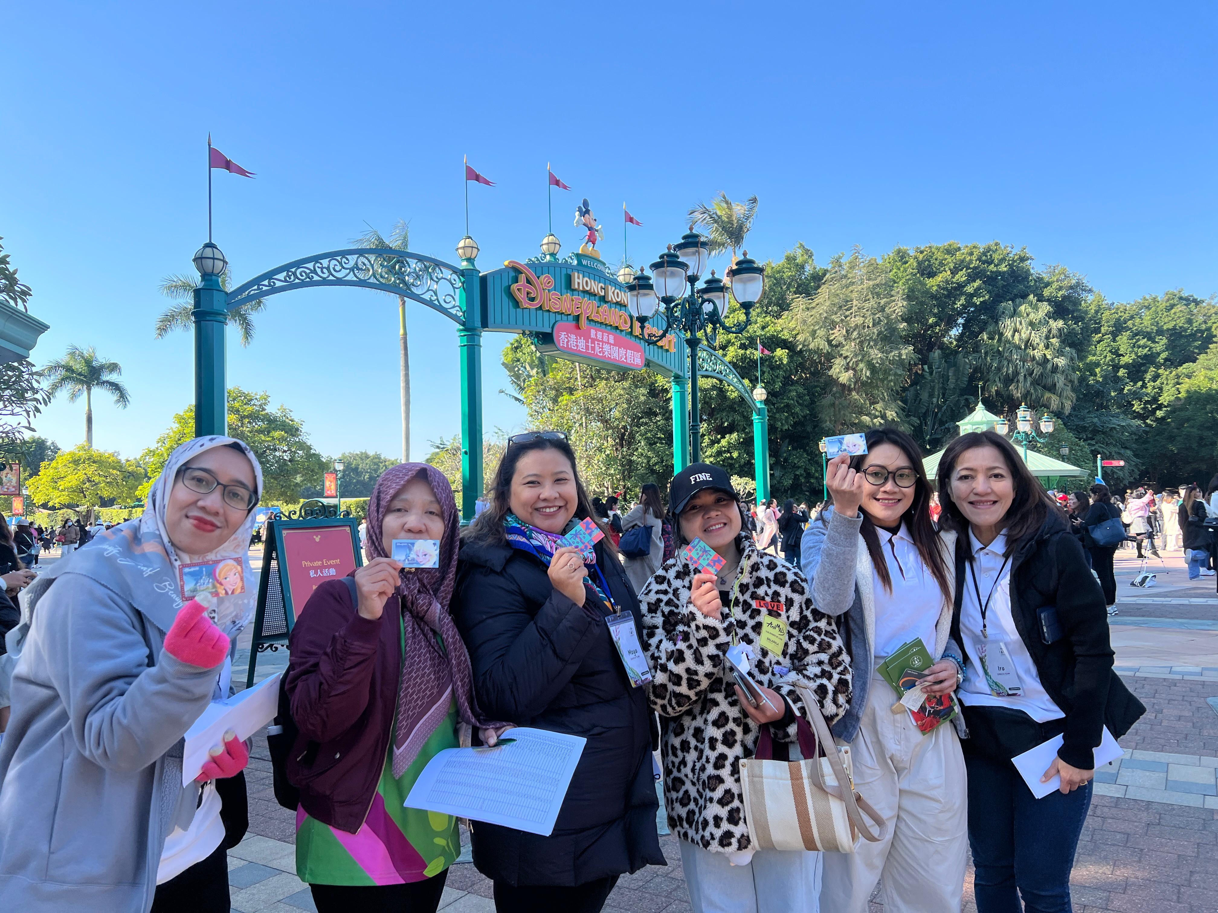 李嘉誠基金會與迪士尼贊助4,200外傭入場。(李嘉誠基金會)