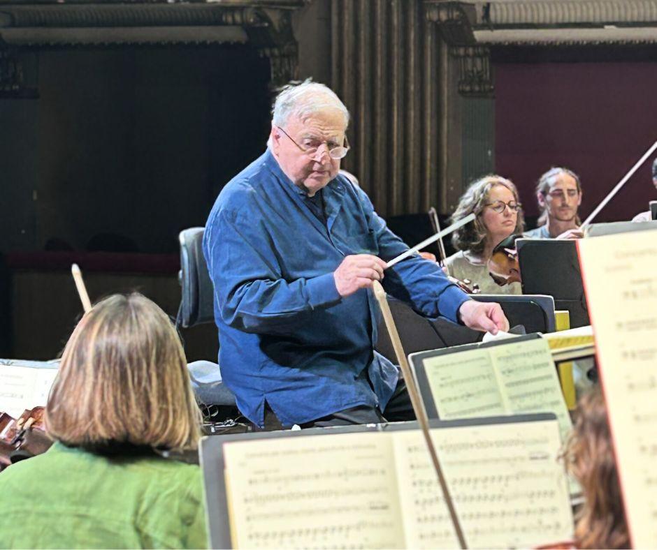 樂壇眾多指揮大師,都曾隨杜拿多倫澤第學習,他這次來指揮,樂迷機會難得。