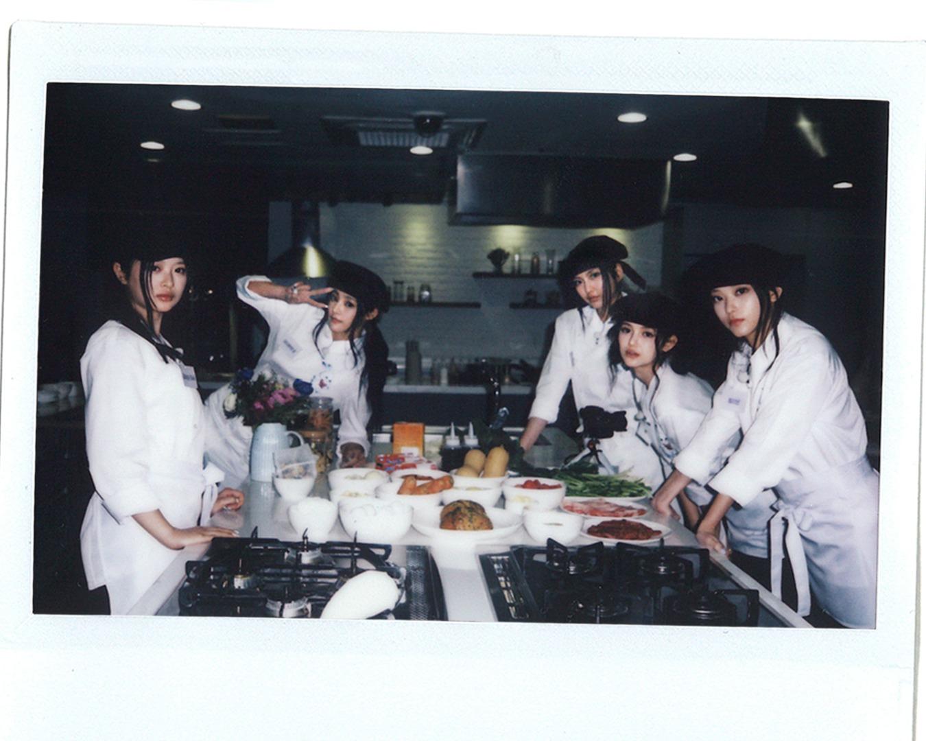 ADOR和HYBE偷偷接觸部分成員的父母,試圖拉攏或挑撥離間。