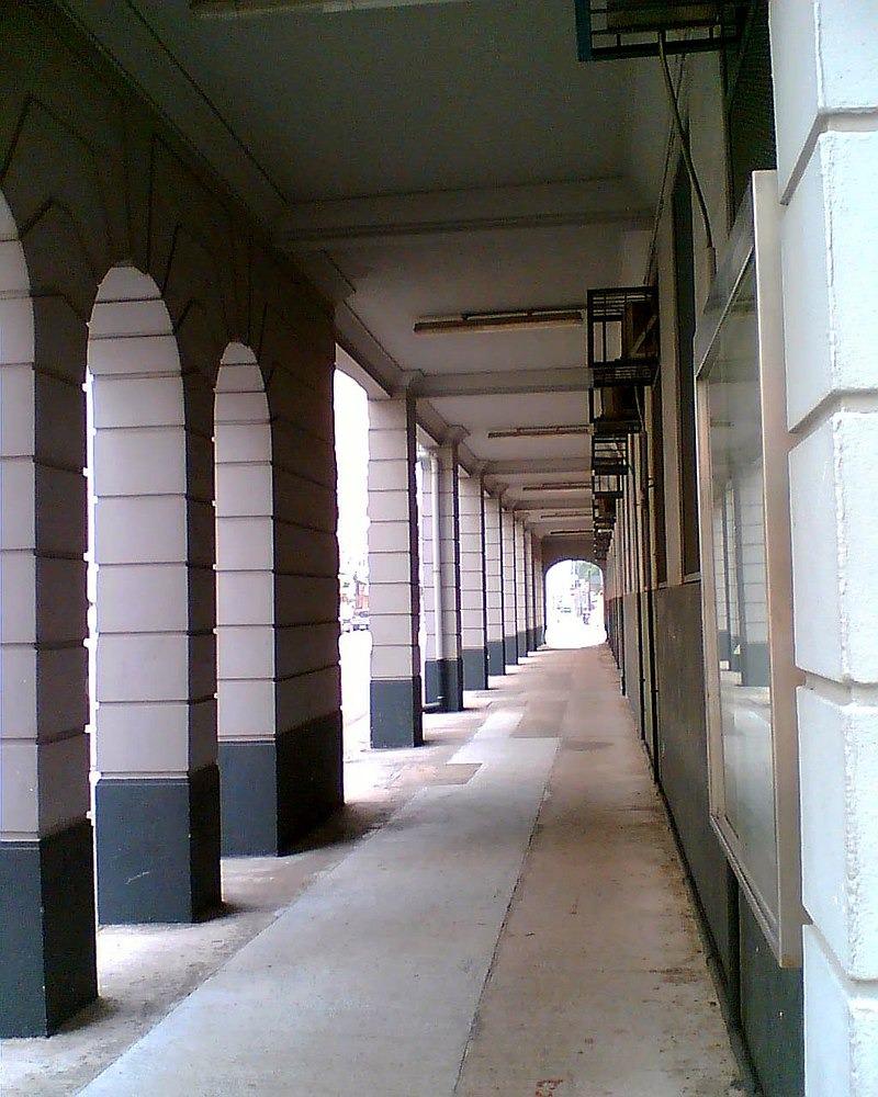 舊油麻地警署的門廊(網上圖片)