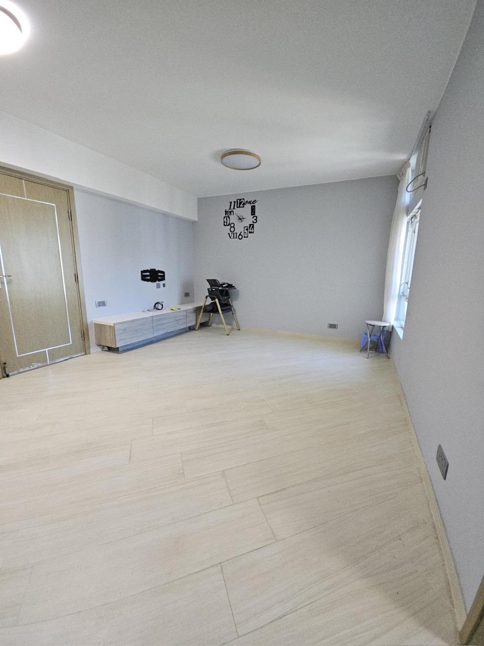 長方形大廳間隔闊落見使,用色亦雅緻討好。(代理提供)