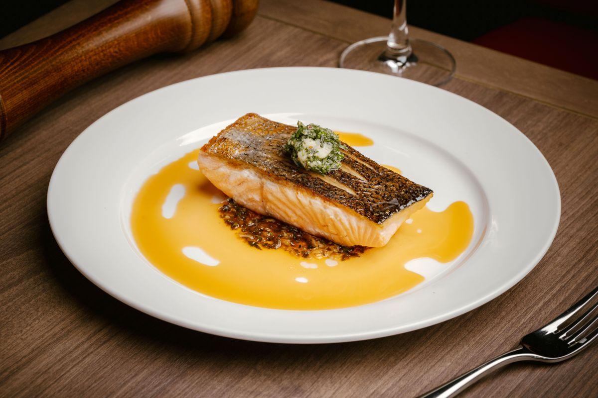 香煎帝王三文魚 $375