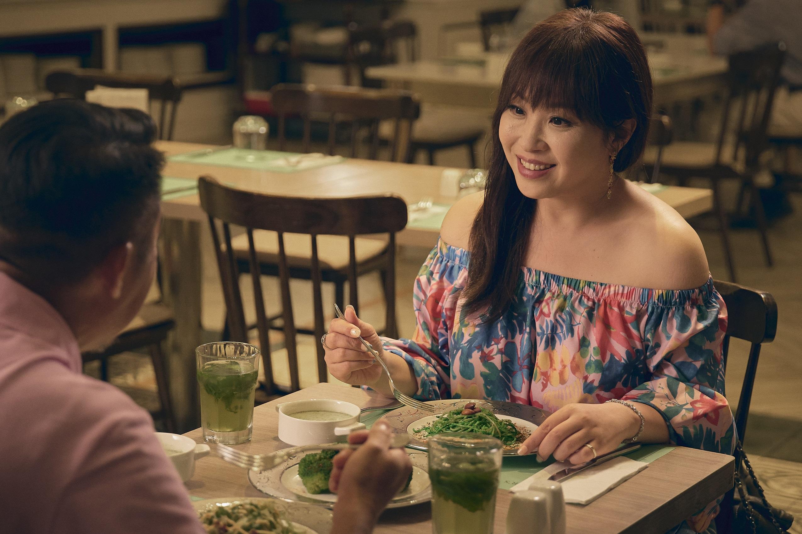 楊詩敏(蝦頭)在《無用的謊言》演的母親既要穿短裙又要露膊,她直言挑戰性甚大。