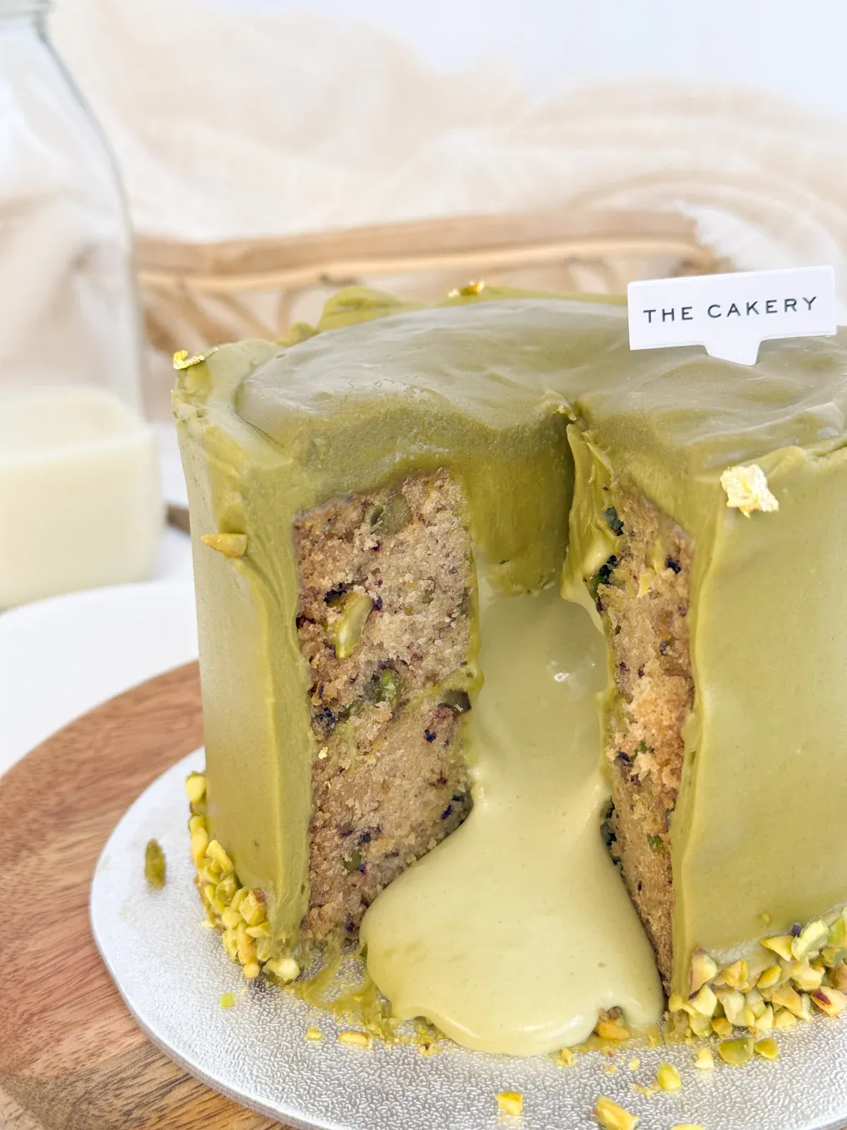 開心果流心蛋糕 4吋$448,6吋$738