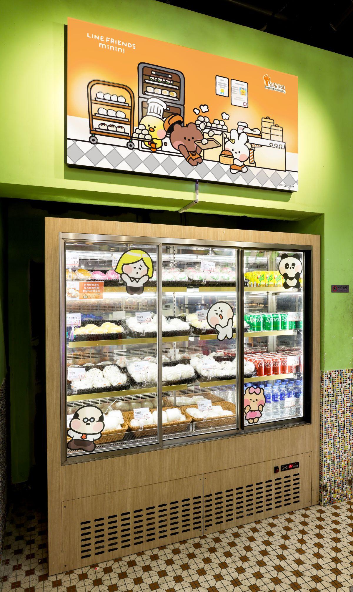 LINE FRIENDS minini布滿每個角落。