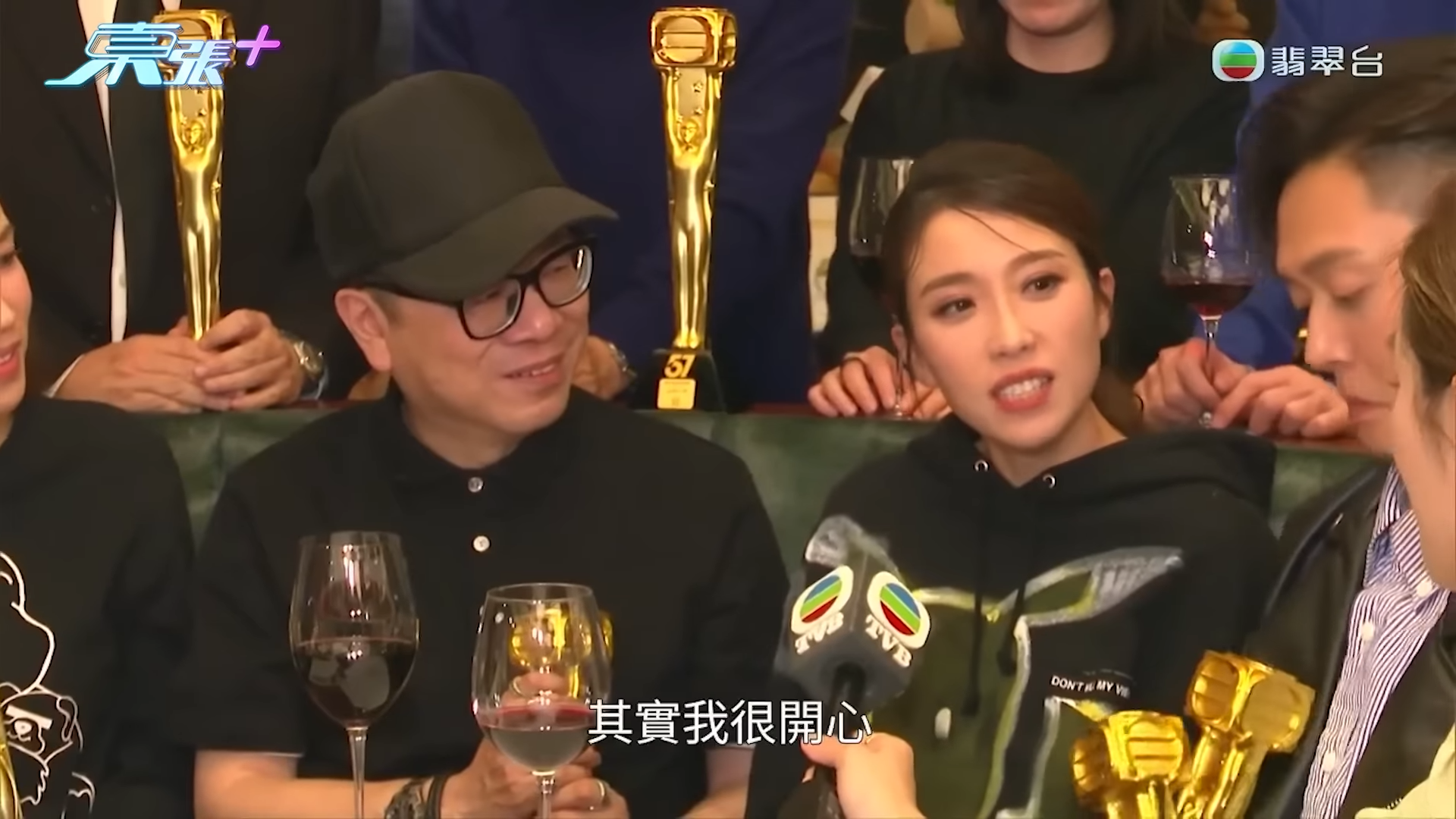 鍾澍佳與《反黑英雄》一眾藝員及幕後受訪。