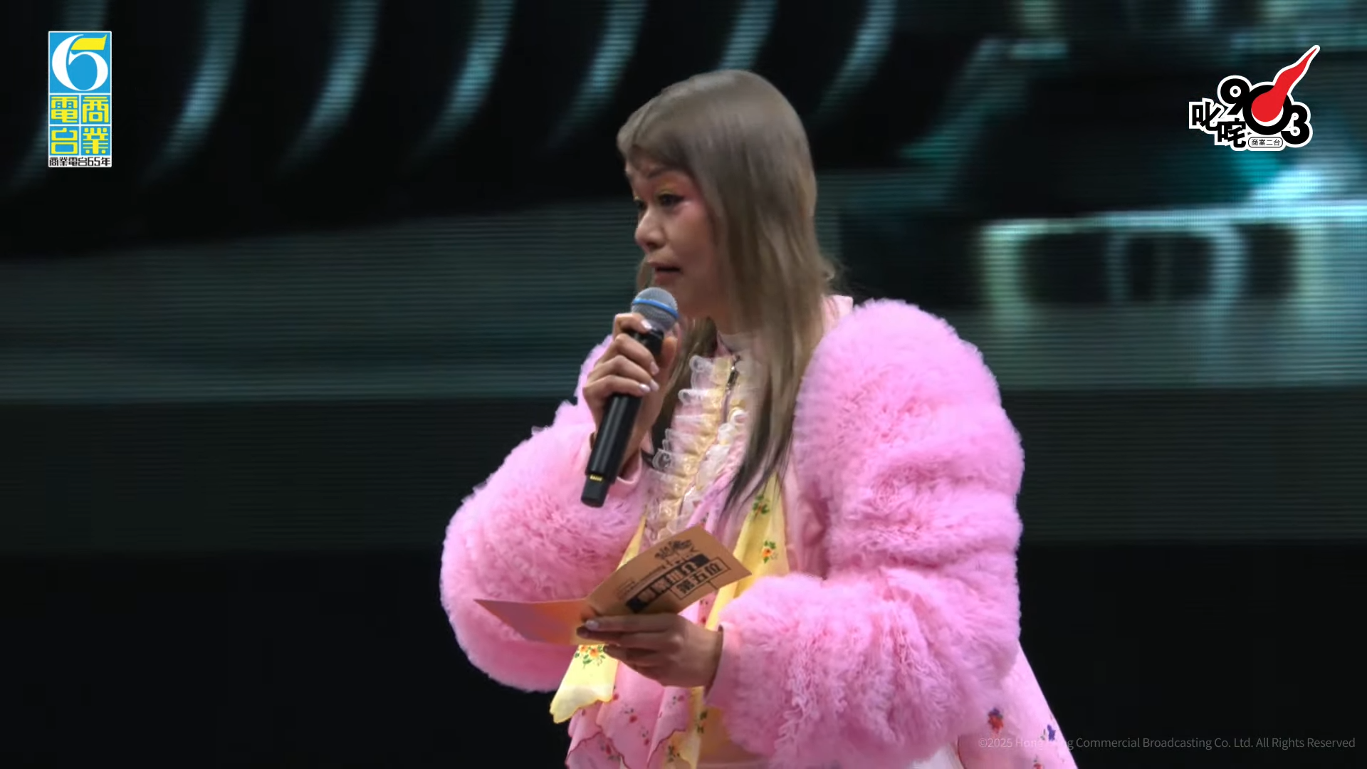 謝茜嘉亦立即恭喜葉巧琳成為人妻。