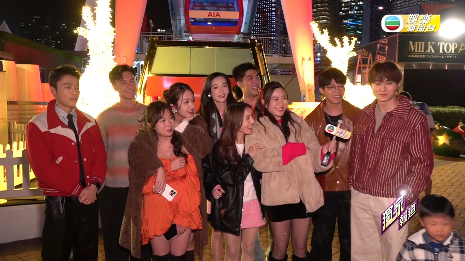 坤哥就保持尷尬而不失禮貌的微笑,Hubert就沒有太多表情。