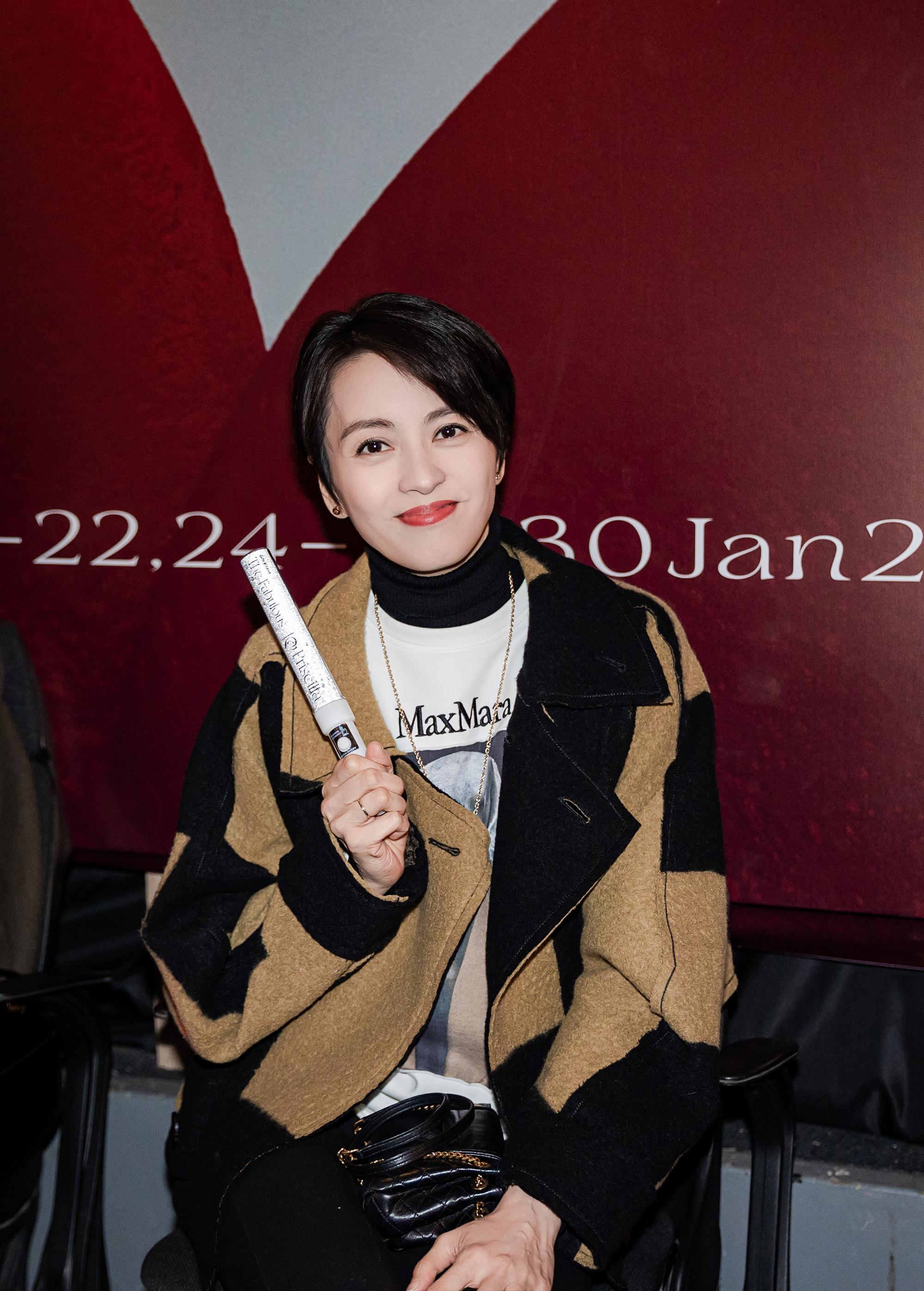 圈中好友梁詠琪都有捧場。