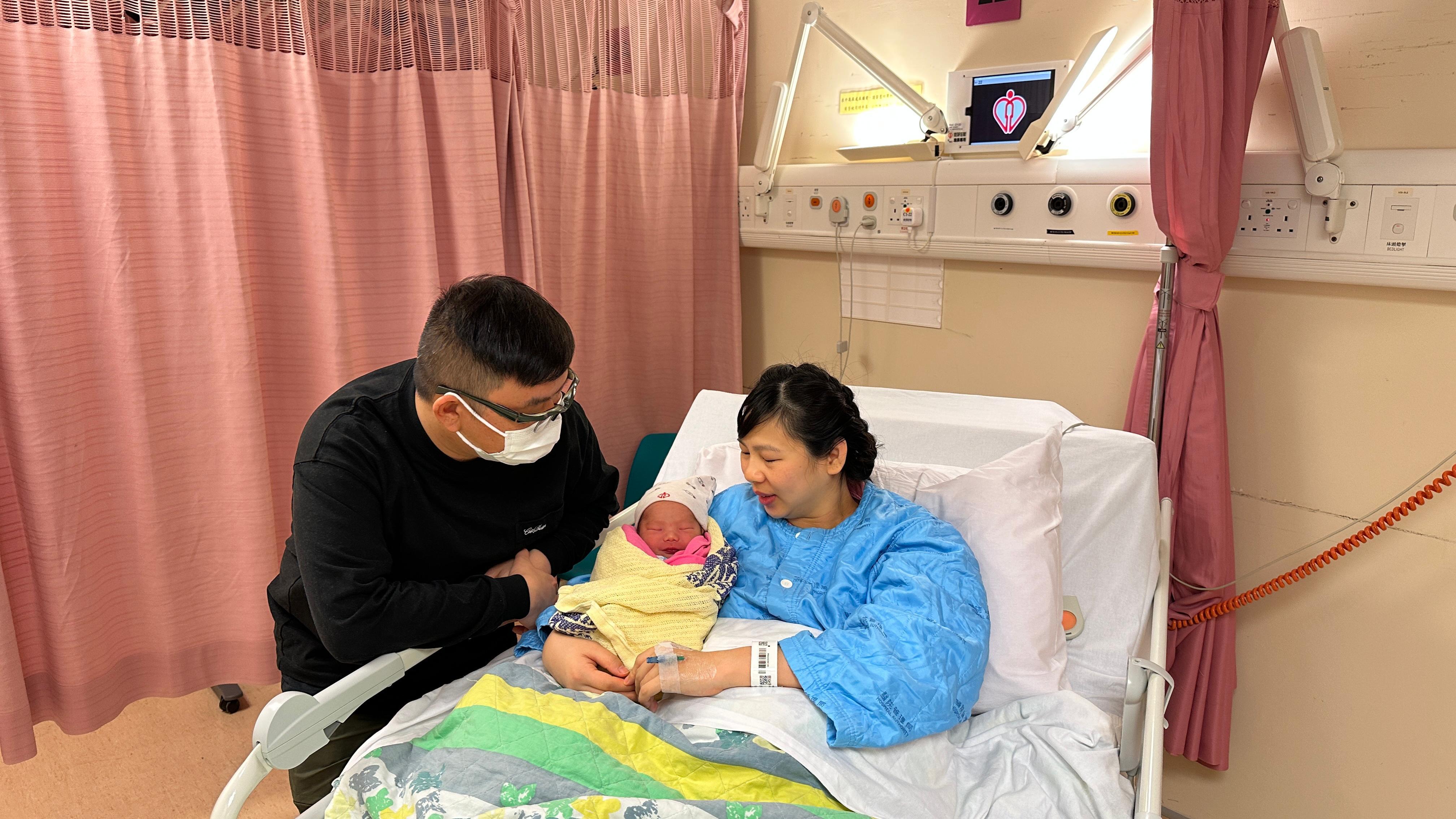 龍生龍喜迎頭胎寶寶。(醫管局提供)