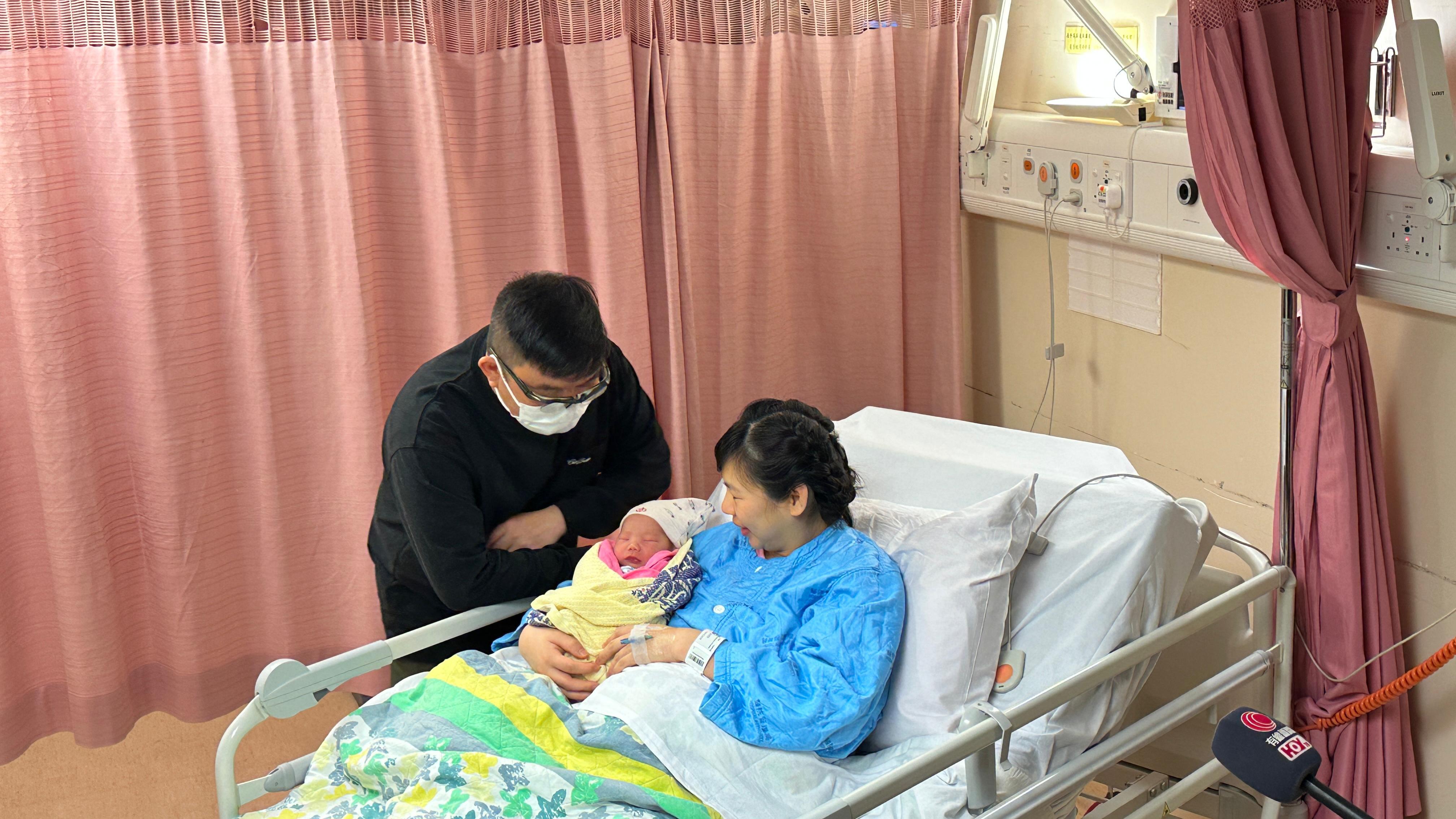 龍生龍喜迎頭胎寶寶。(醫管局提供)