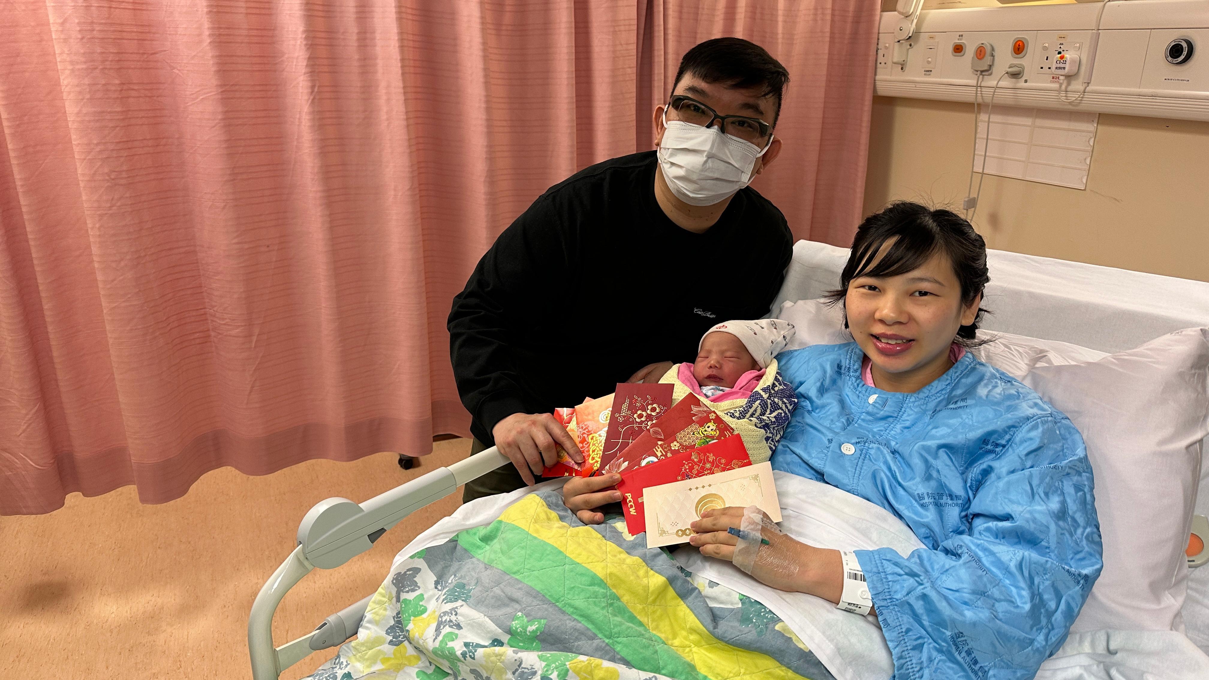 龍生龍喜迎頭胎寶寶。(醫管局提供)
