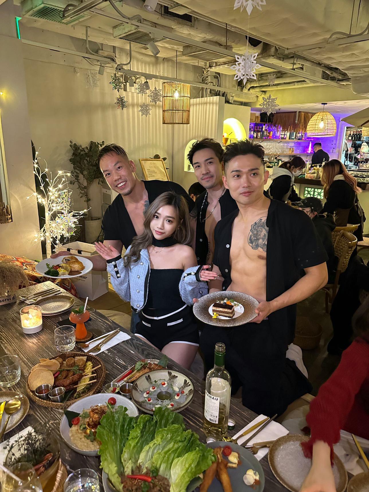 當晚生日客人選購店內甜品,猛男待應會一同慶祝及拍照。