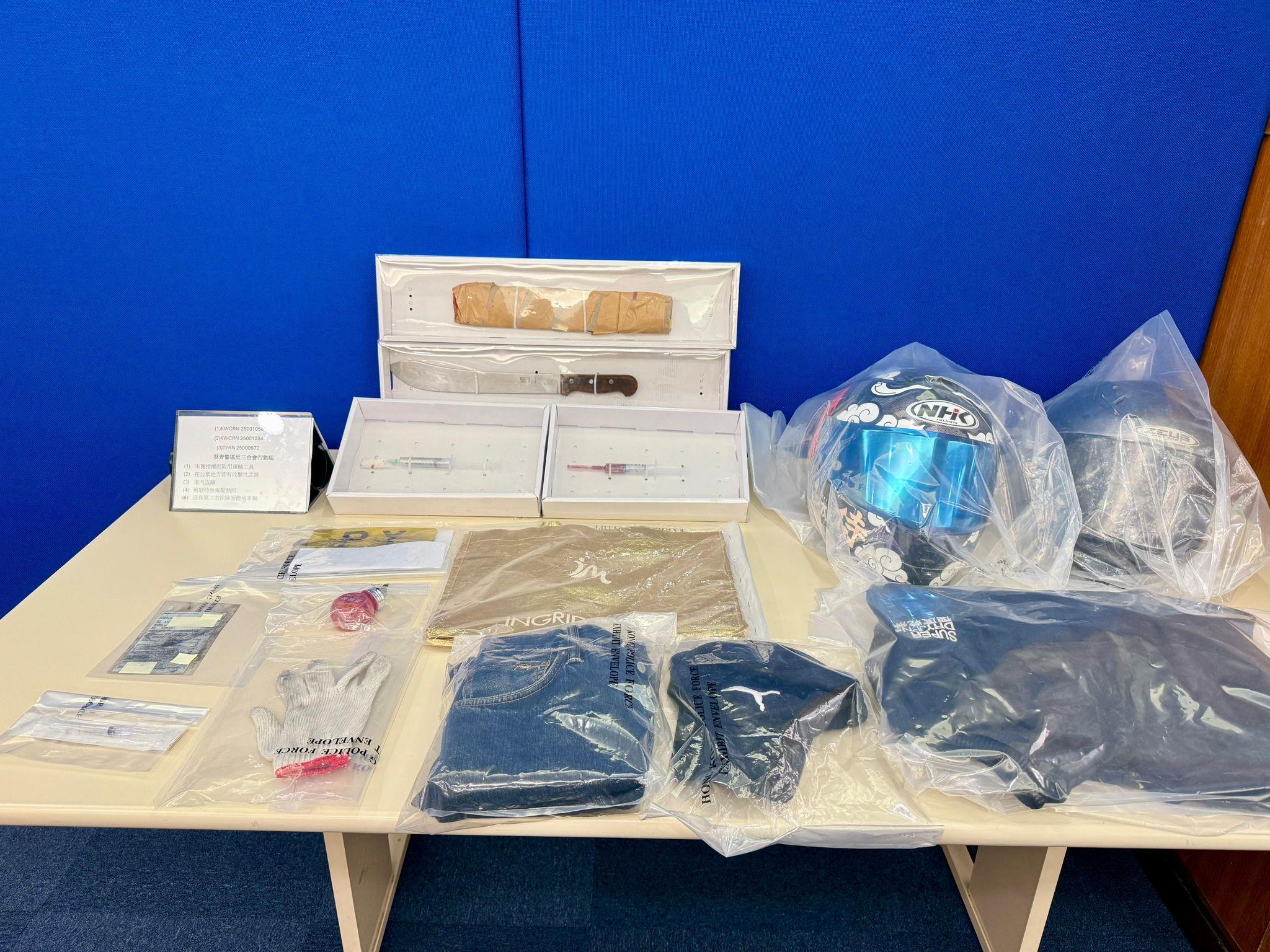 人員起回3輛電單車,並檢獲被盜財物、一把牛肉刀、一罐紅色油漆及3支裝有紅色油漆的注射器。