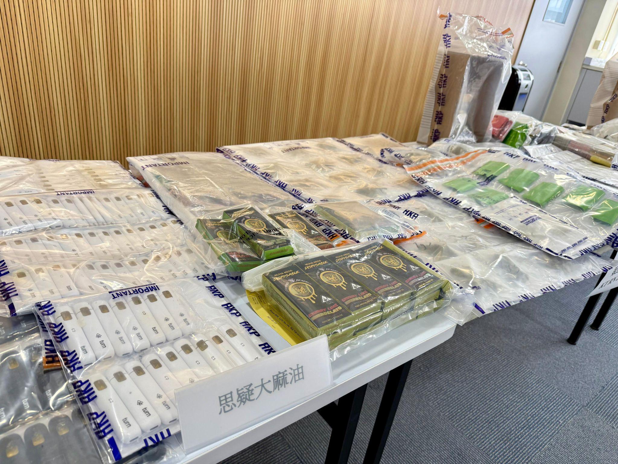 警觀塘工廈毒品倉檢93萬元貨 26歲內地男被捕