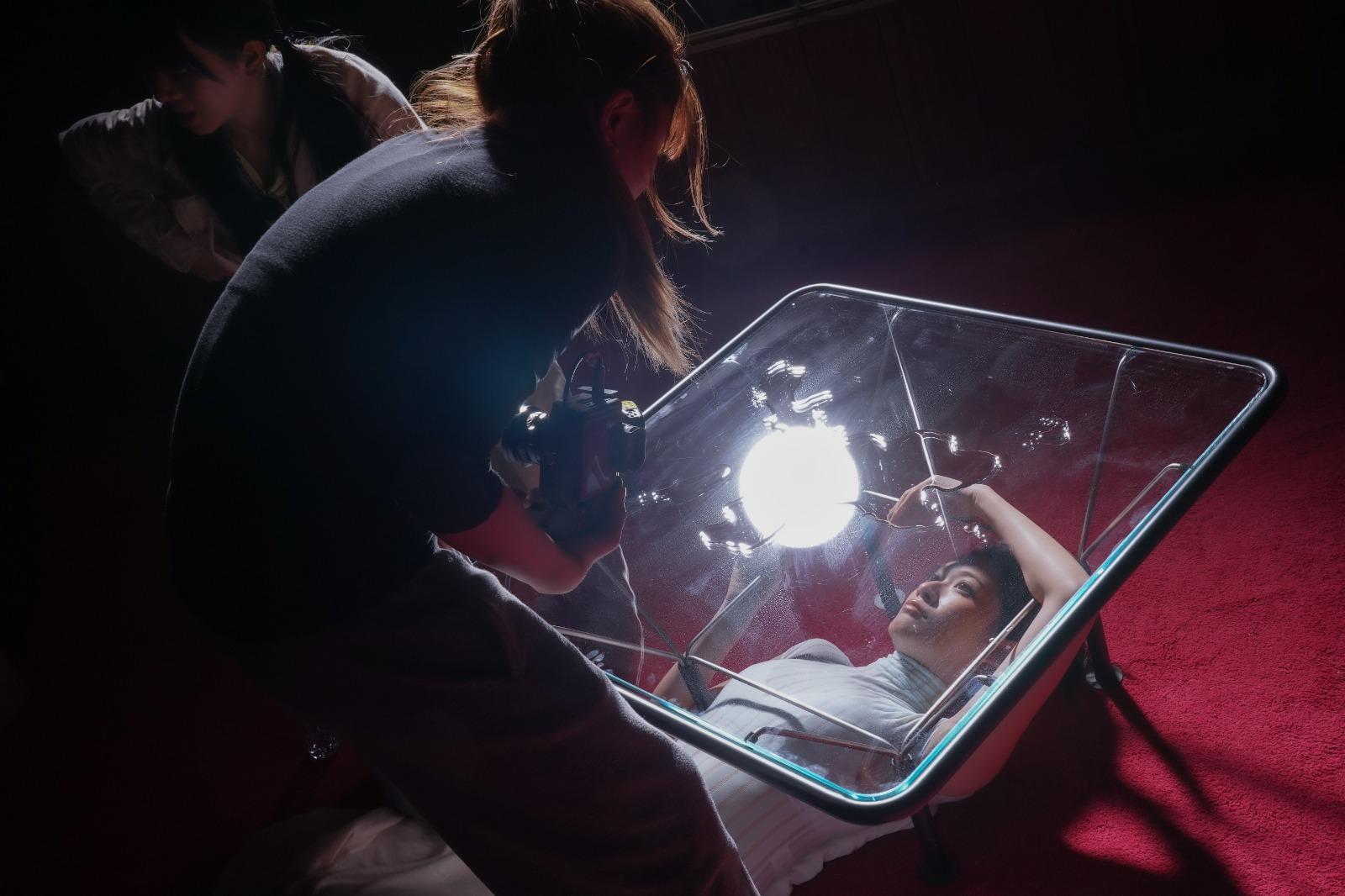 雲浩影第3張專輯,影集以水和冰去表達雲不同的狀態,